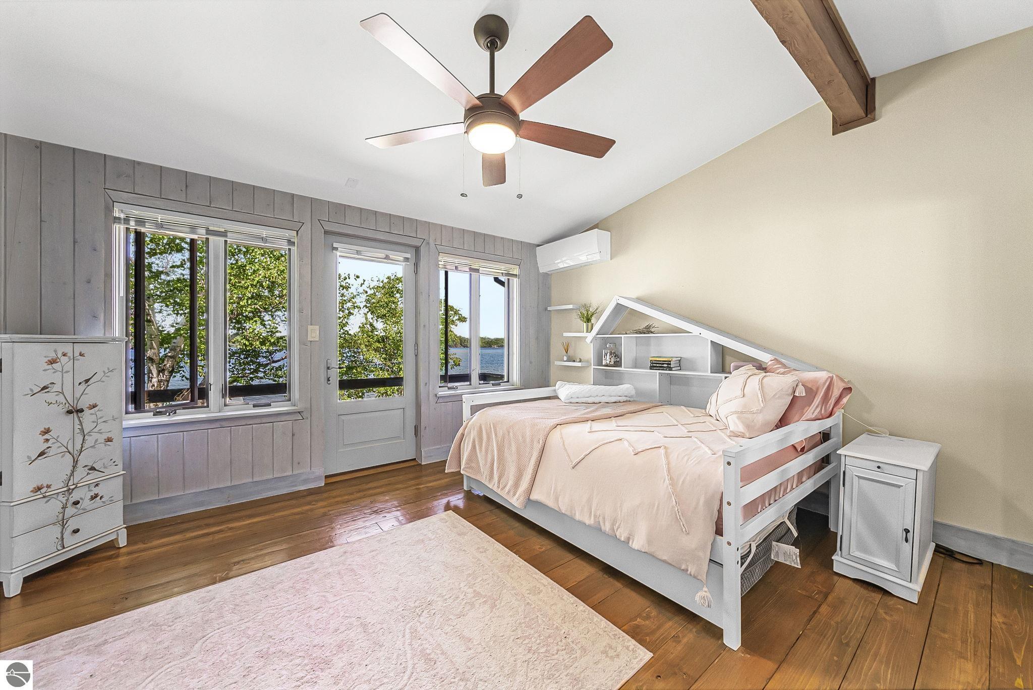 3387 N Lake Leelanau