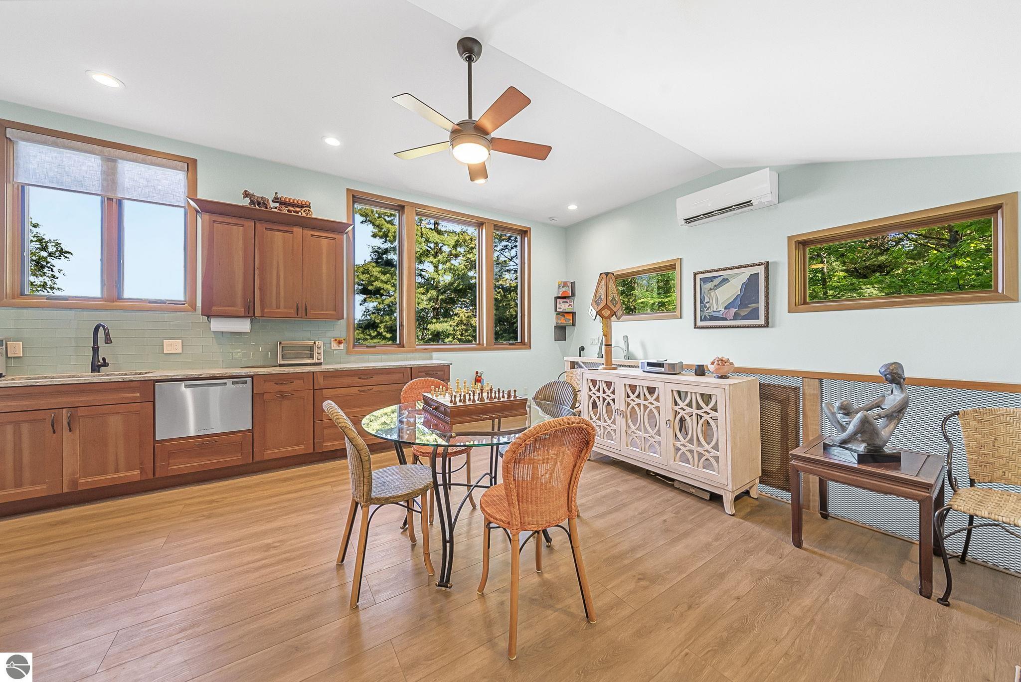 3387 N Lake Leelanau