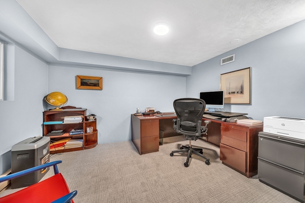 90 Elmwood Rd