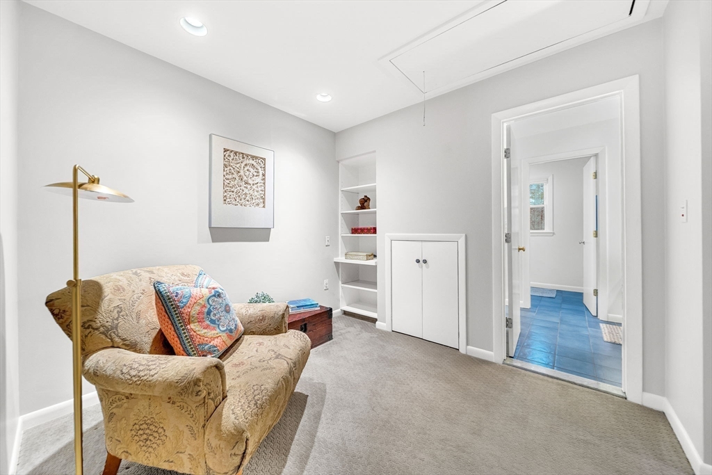 90 Elmwood Rd