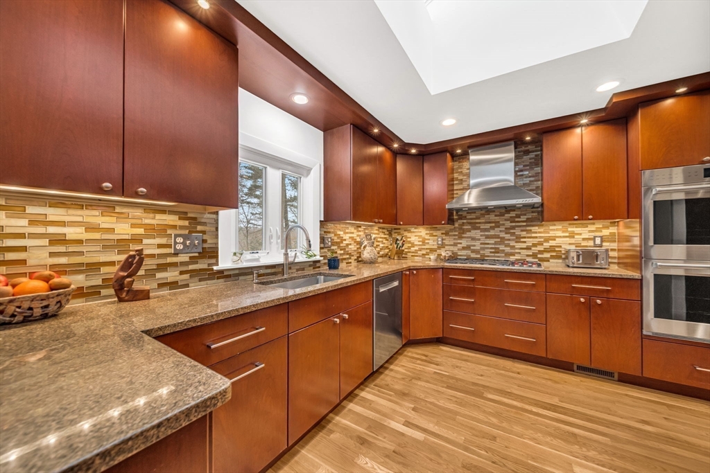 90 Elmwood Rd