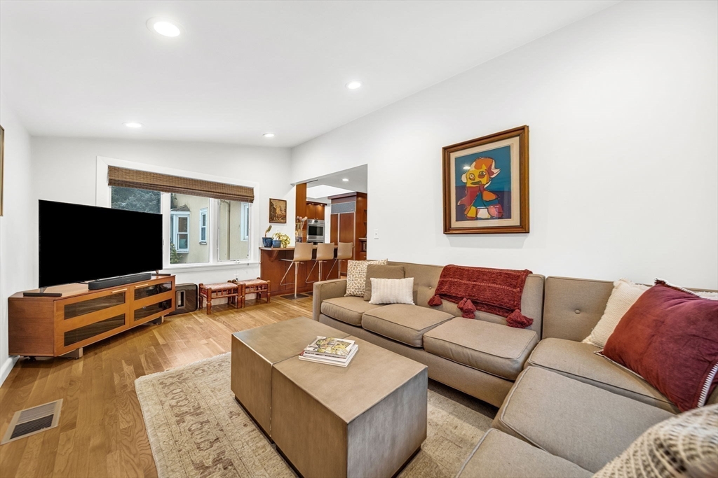 90 Elmwood Rd