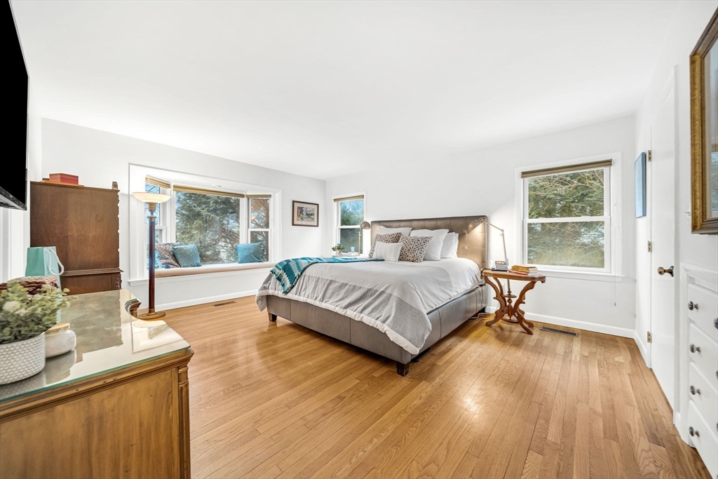 90 Elmwood Rd