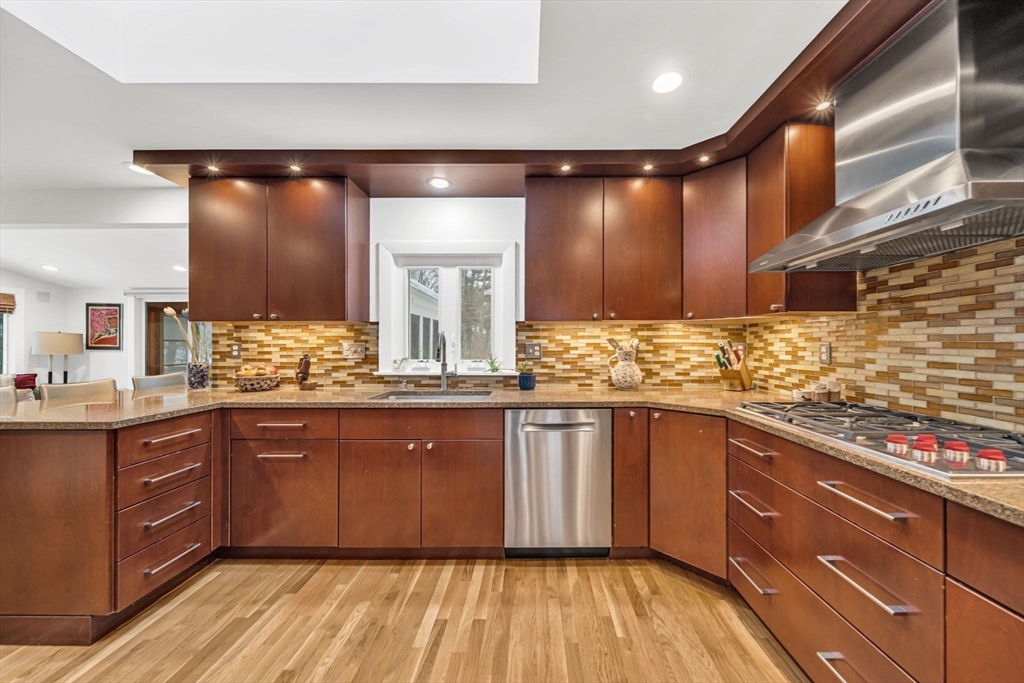 90 Elmwood Rd