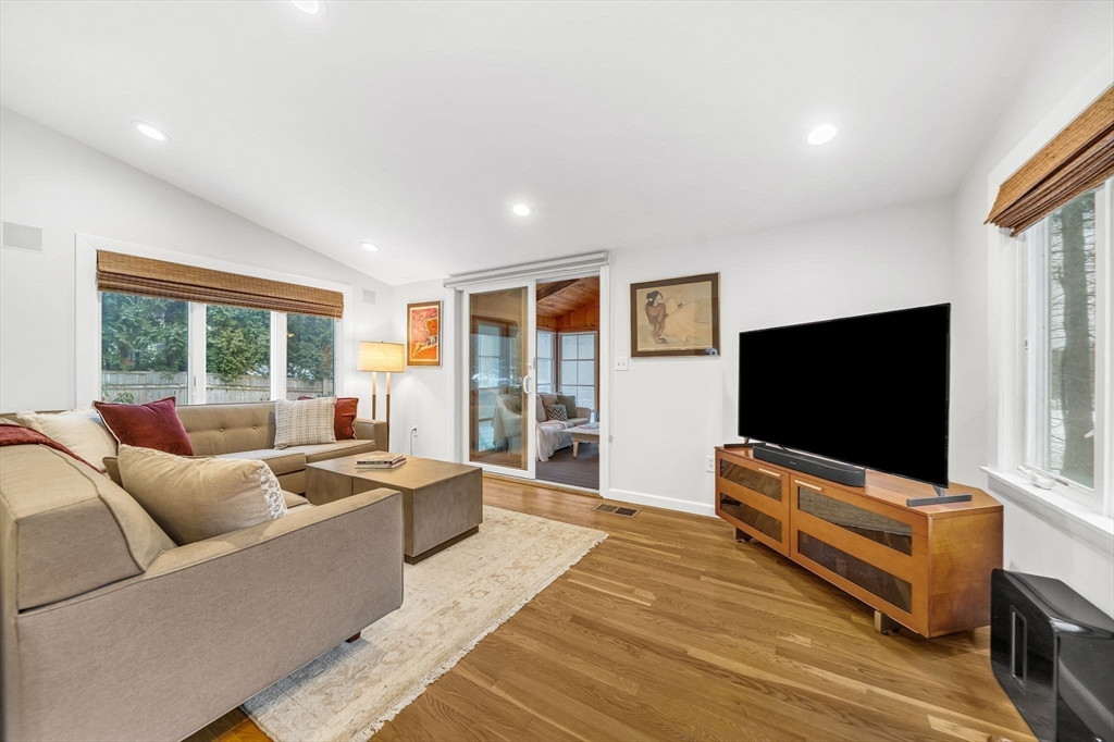 90 Elmwood Rd