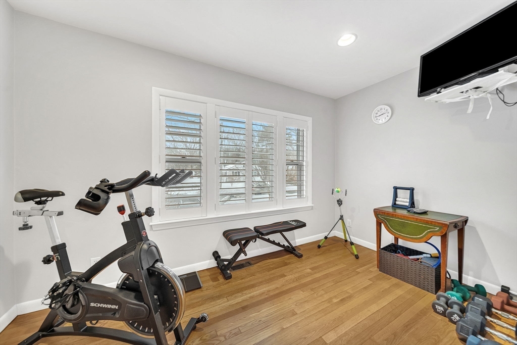 90 Elmwood Rd