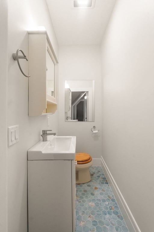 14 Center St # 3
