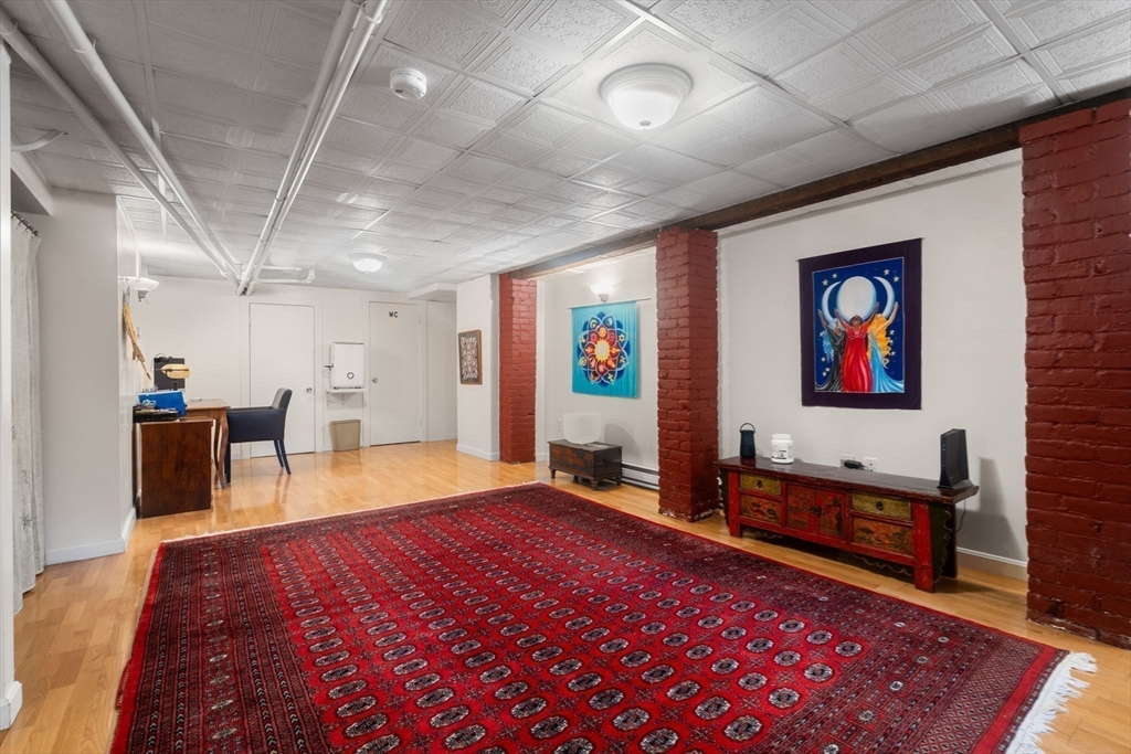 14 Center St # 3
