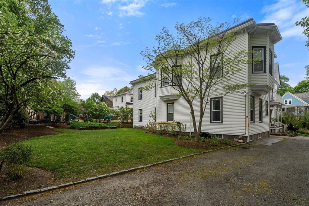 14 Center St # 3