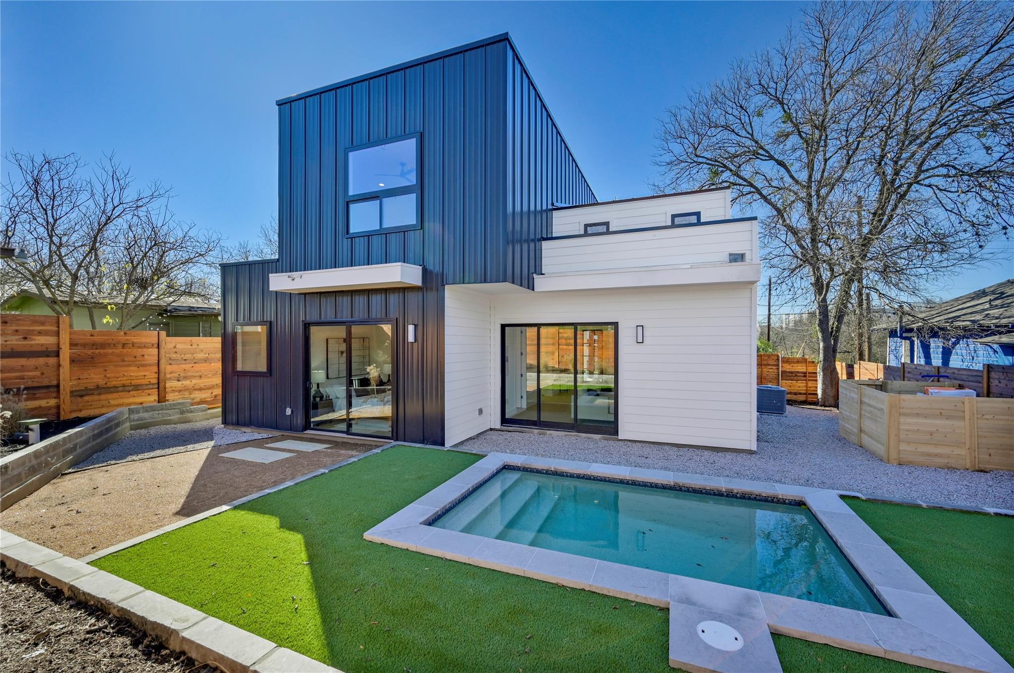 1411 Clifford DR
