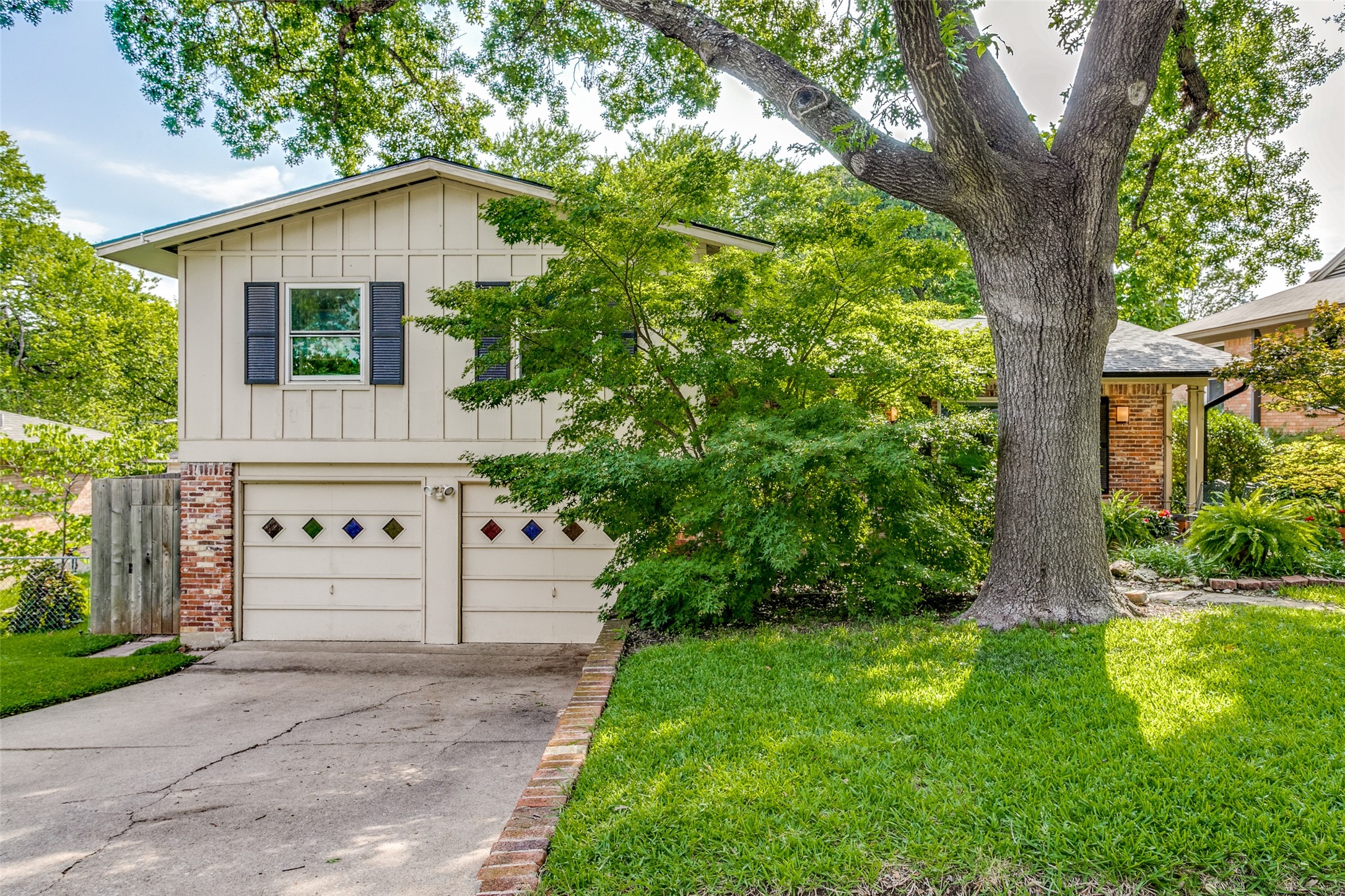 11615 Saxon Street