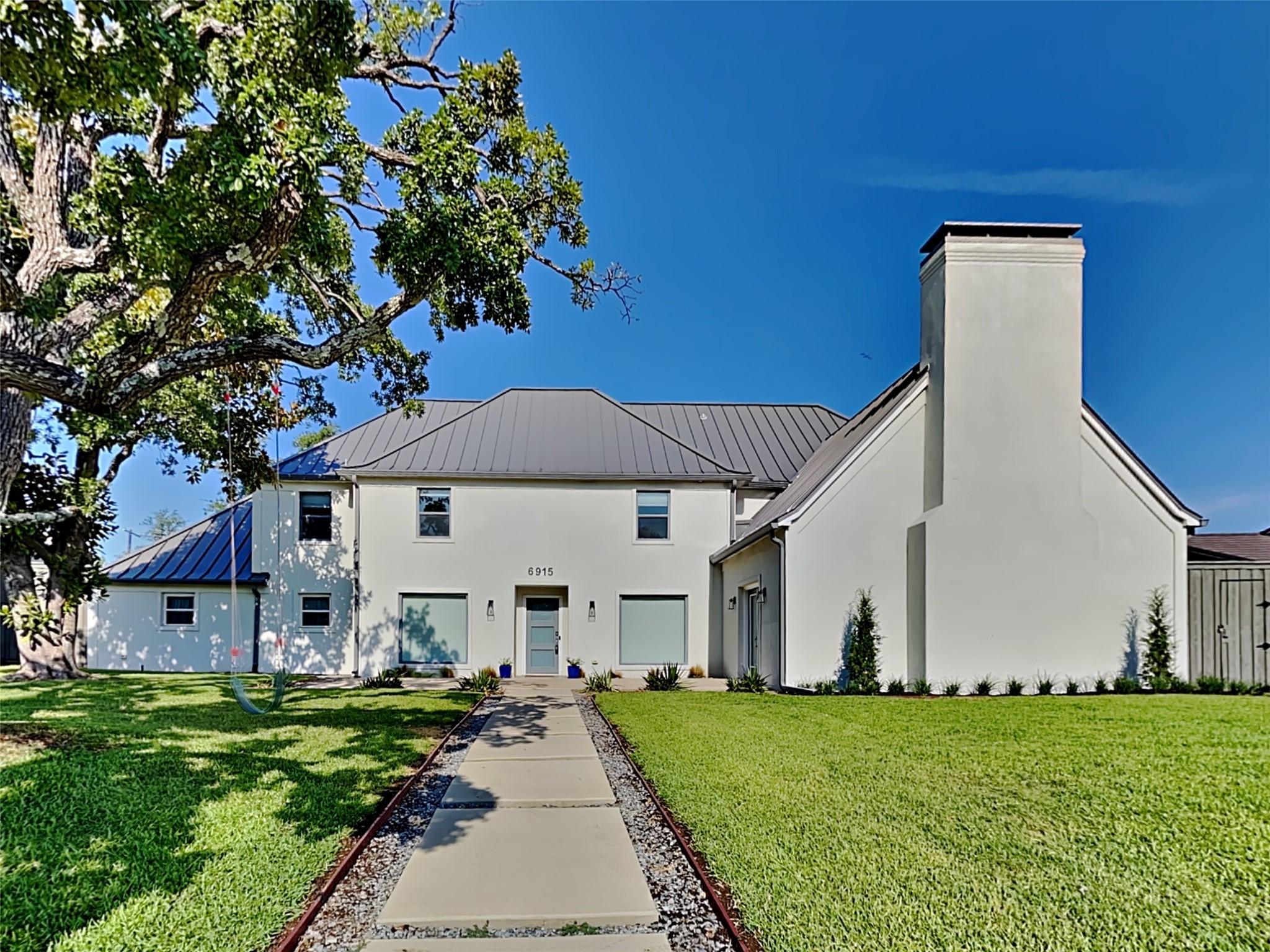6915 Forest Glade Circle