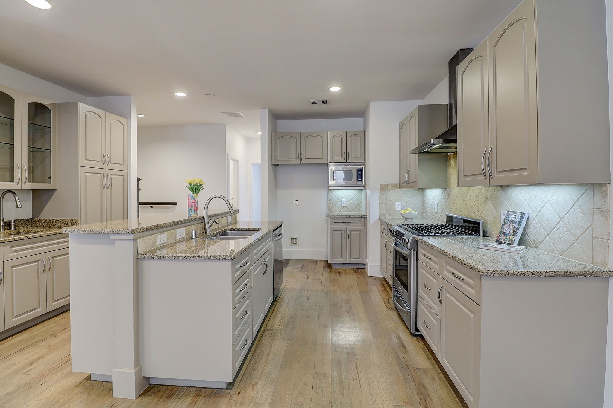 2606 Shelby Avenue 206