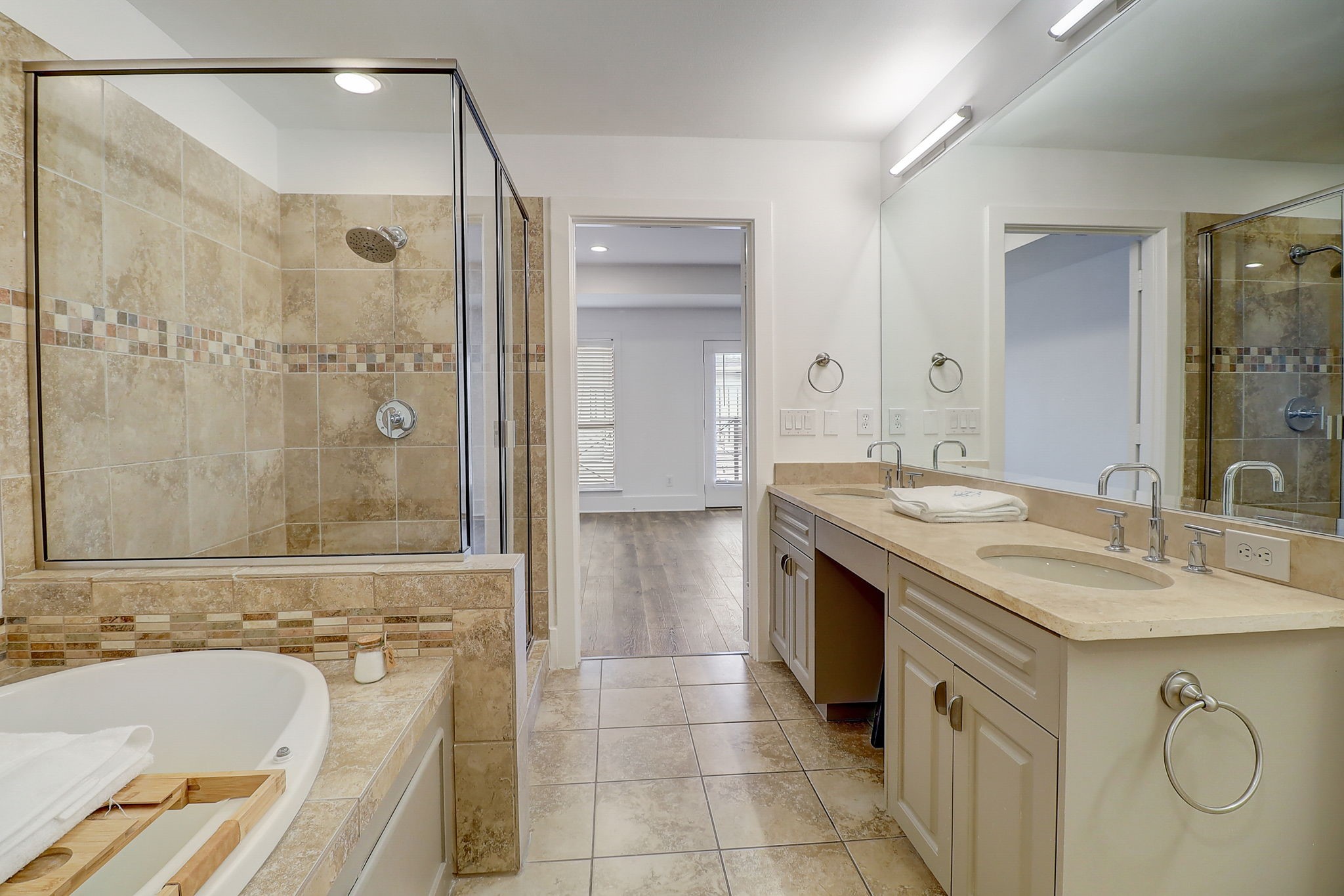 2606 Shelby Avenue 206