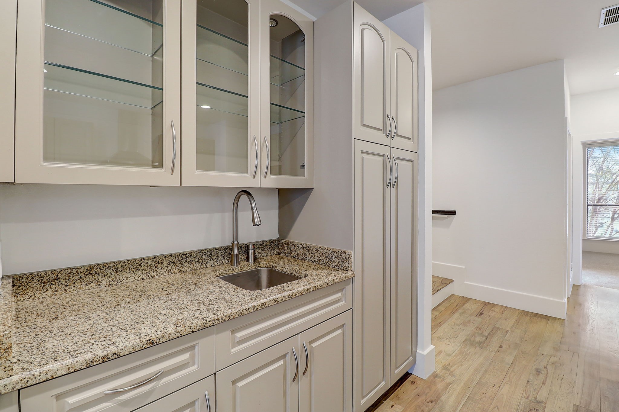 2606 Shelby Avenue 206