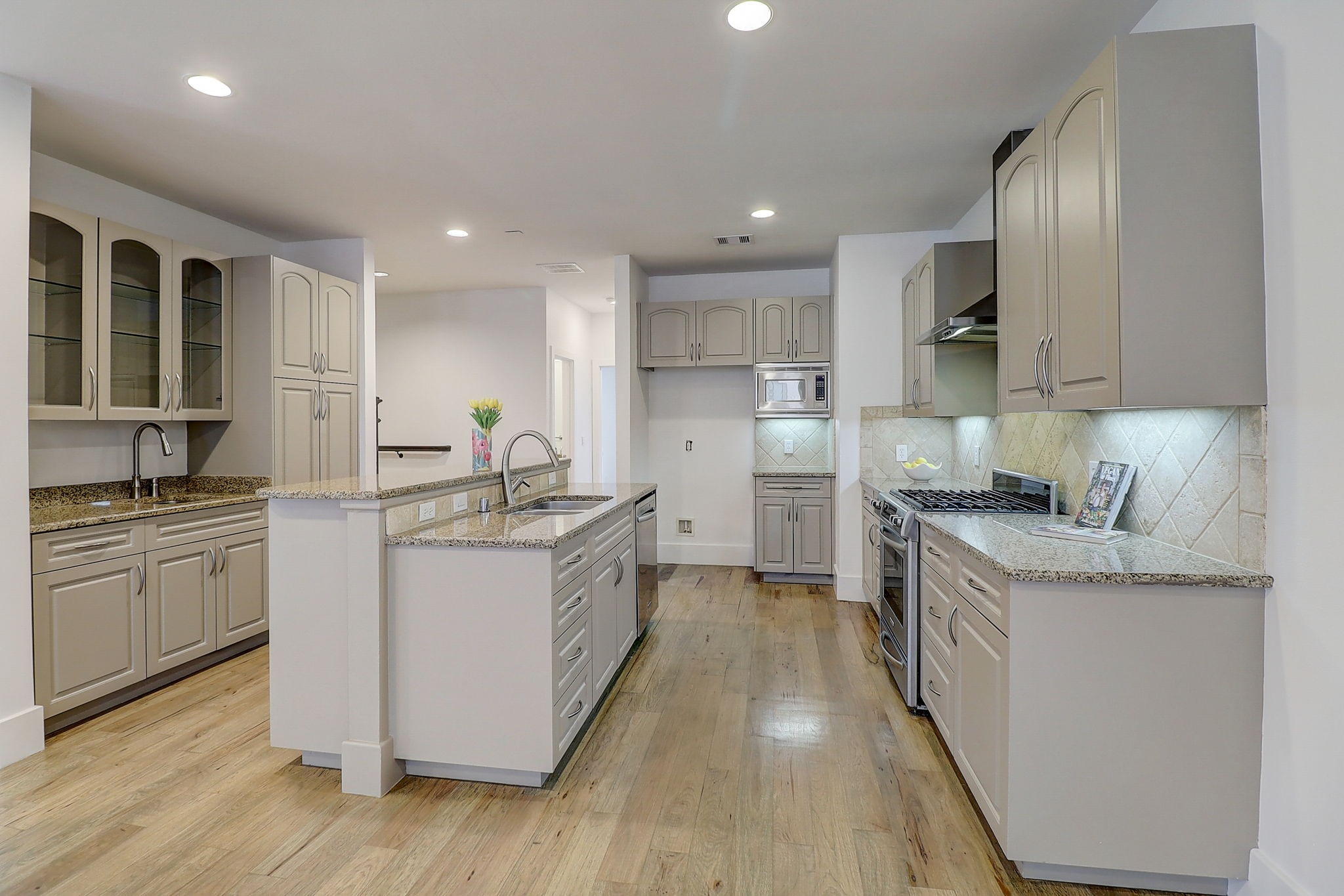 2606 Shelby Avenue 206