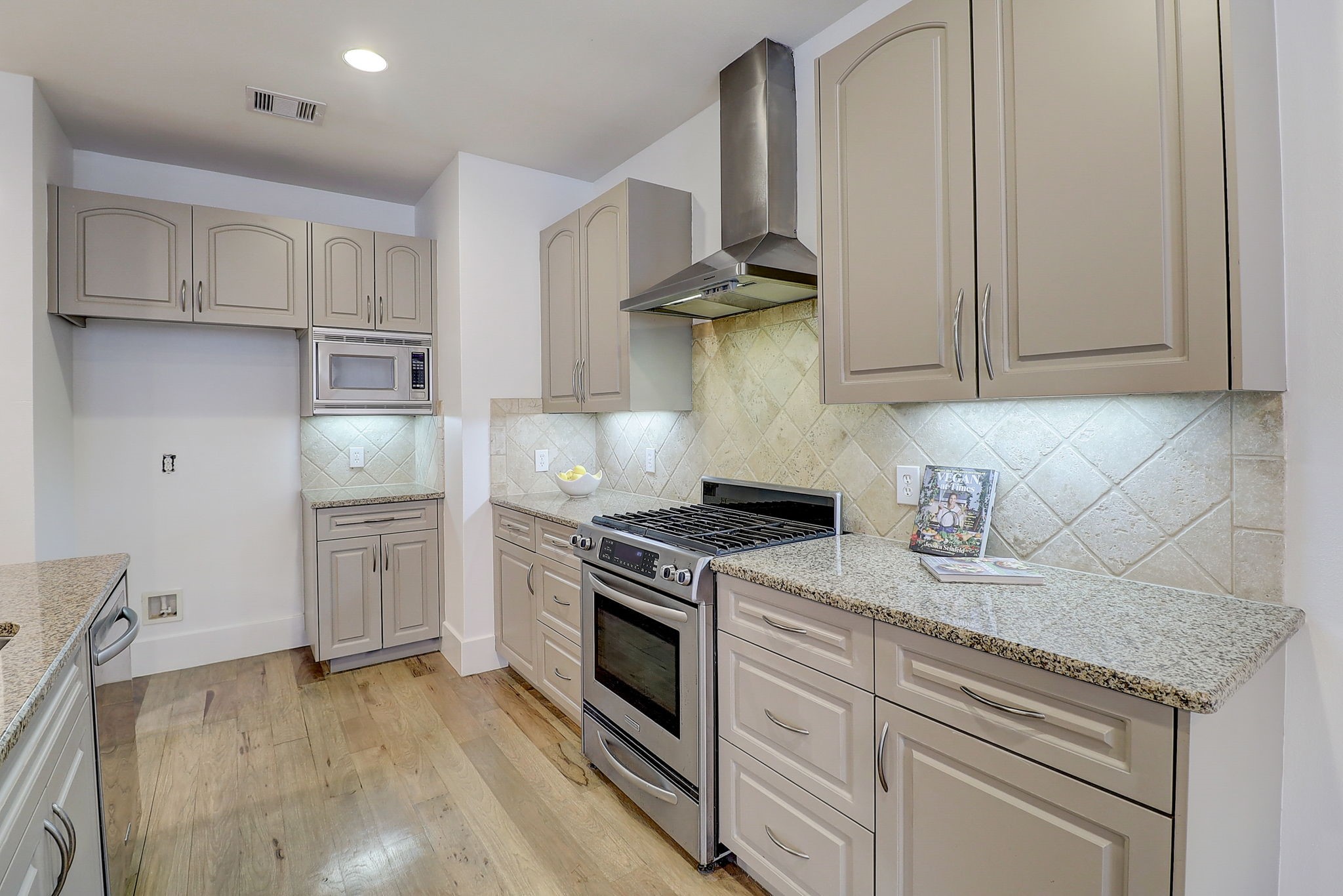 2606 Shelby Avenue 206