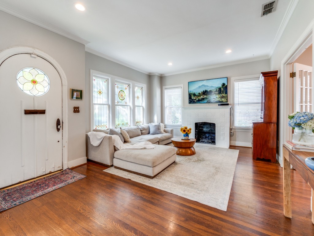 5915 Monticello Avenue