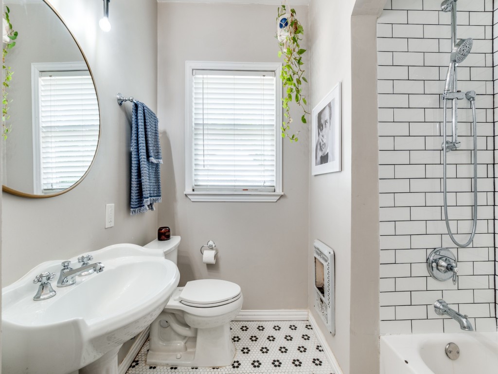 5915 Monticello Avenue