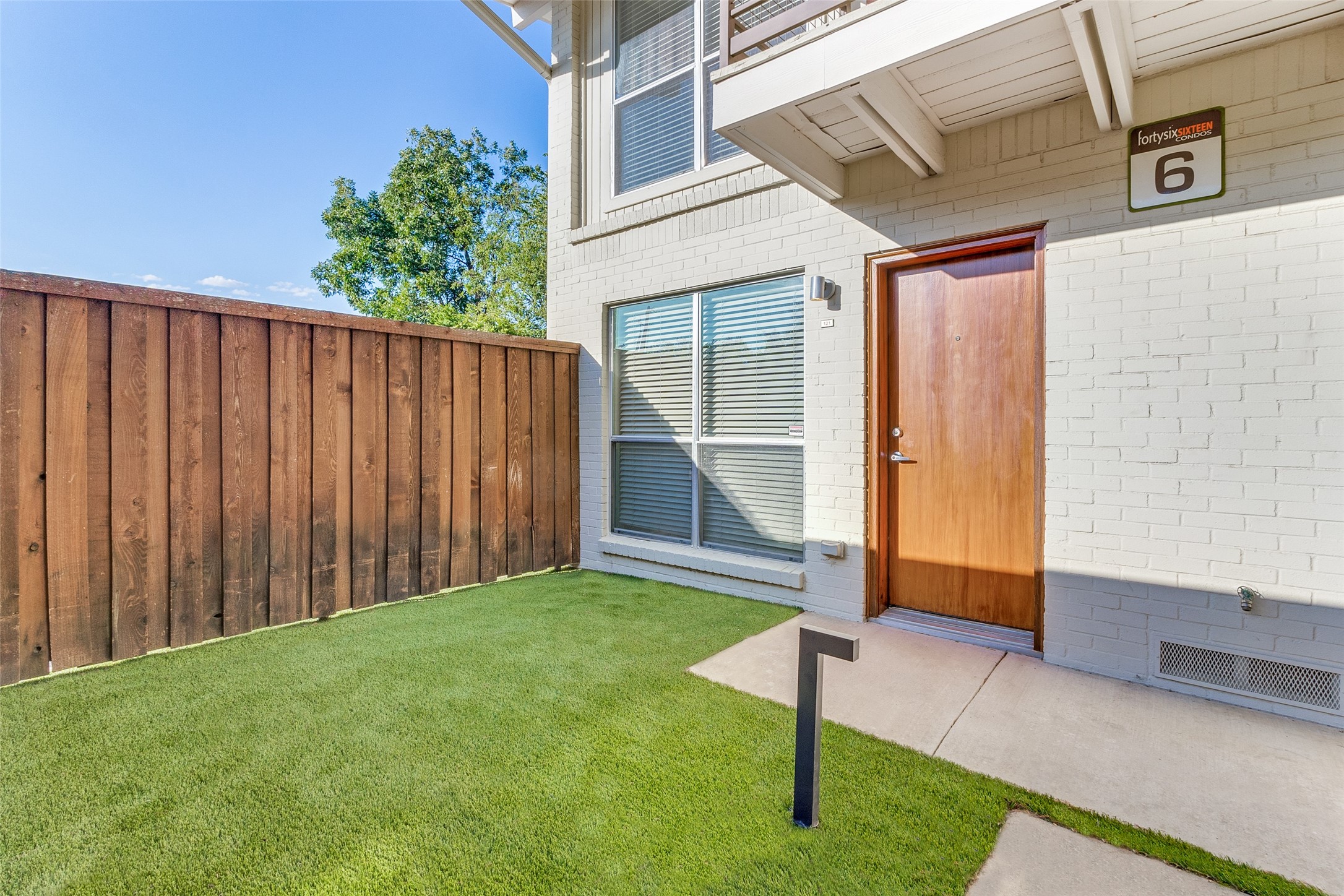4616 W Lovers Lane 121