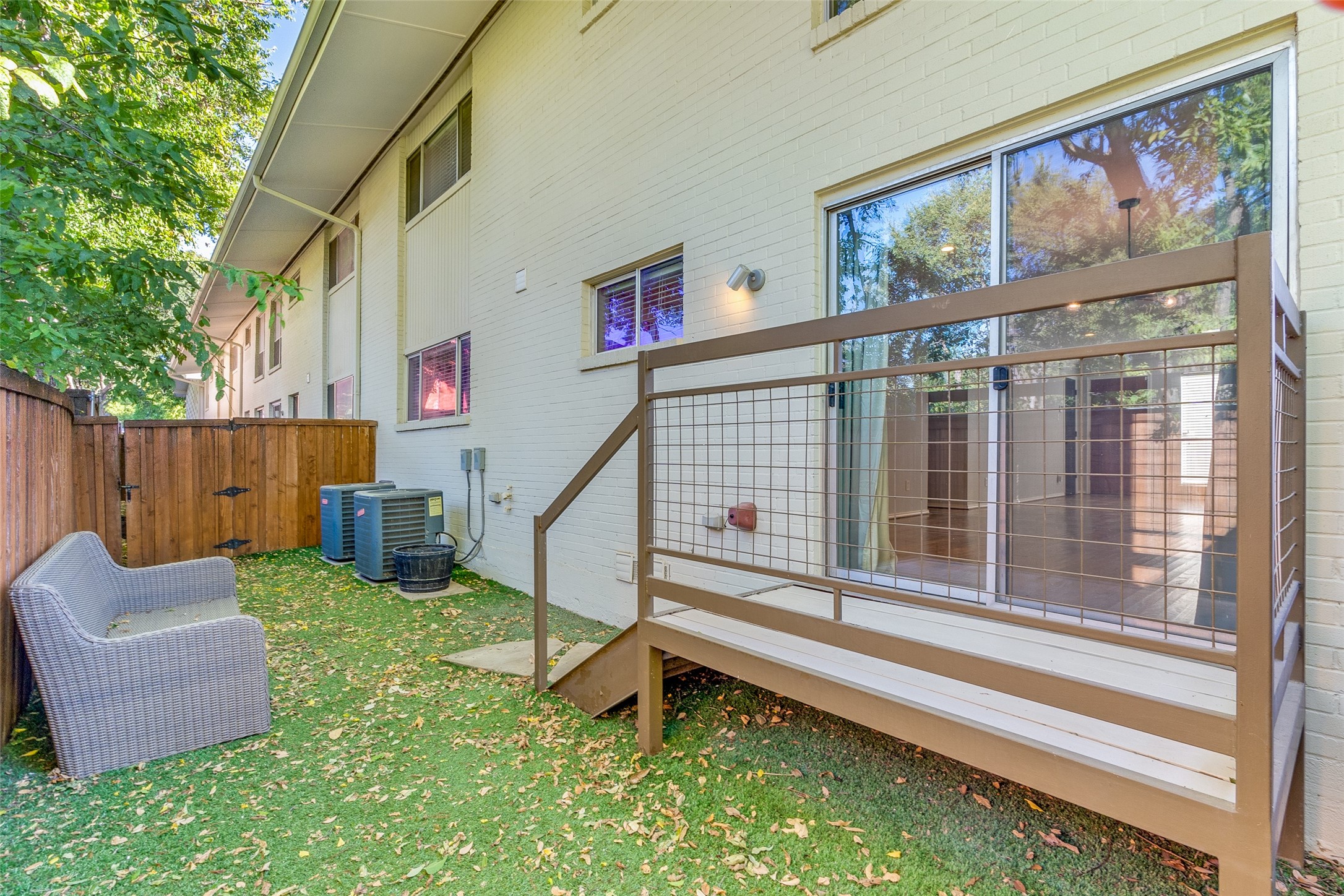 4616 W Lovers Lane 121