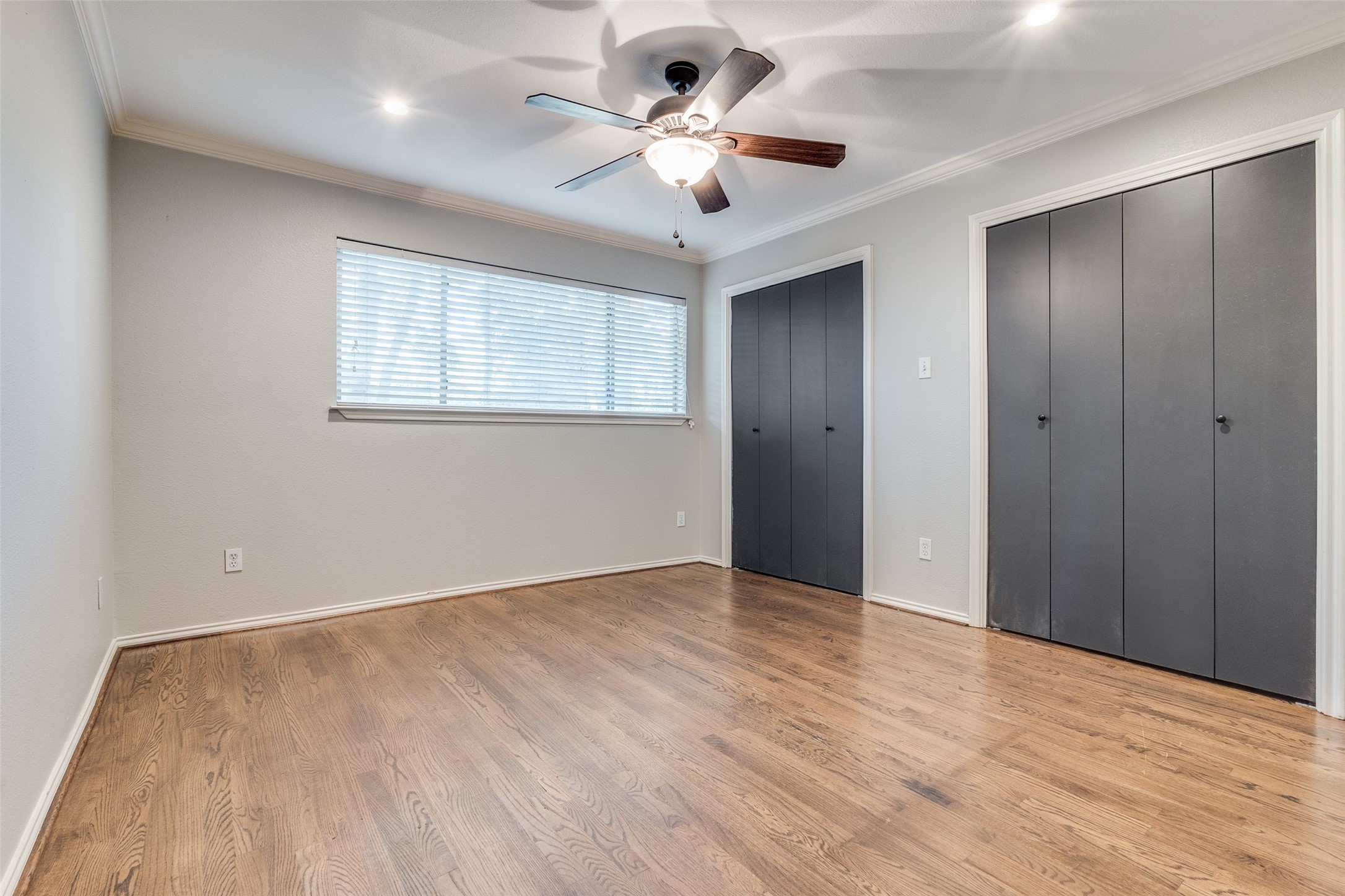 4616 W Lovers Lane 121