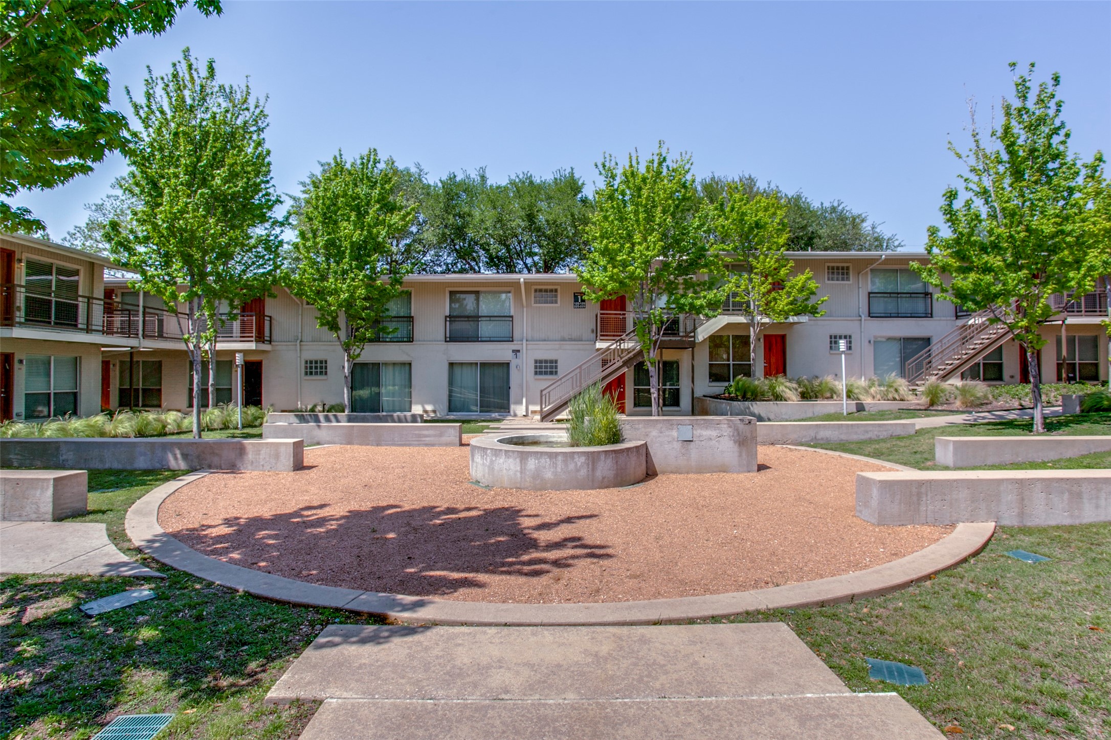 4616 W Lovers Lane 121