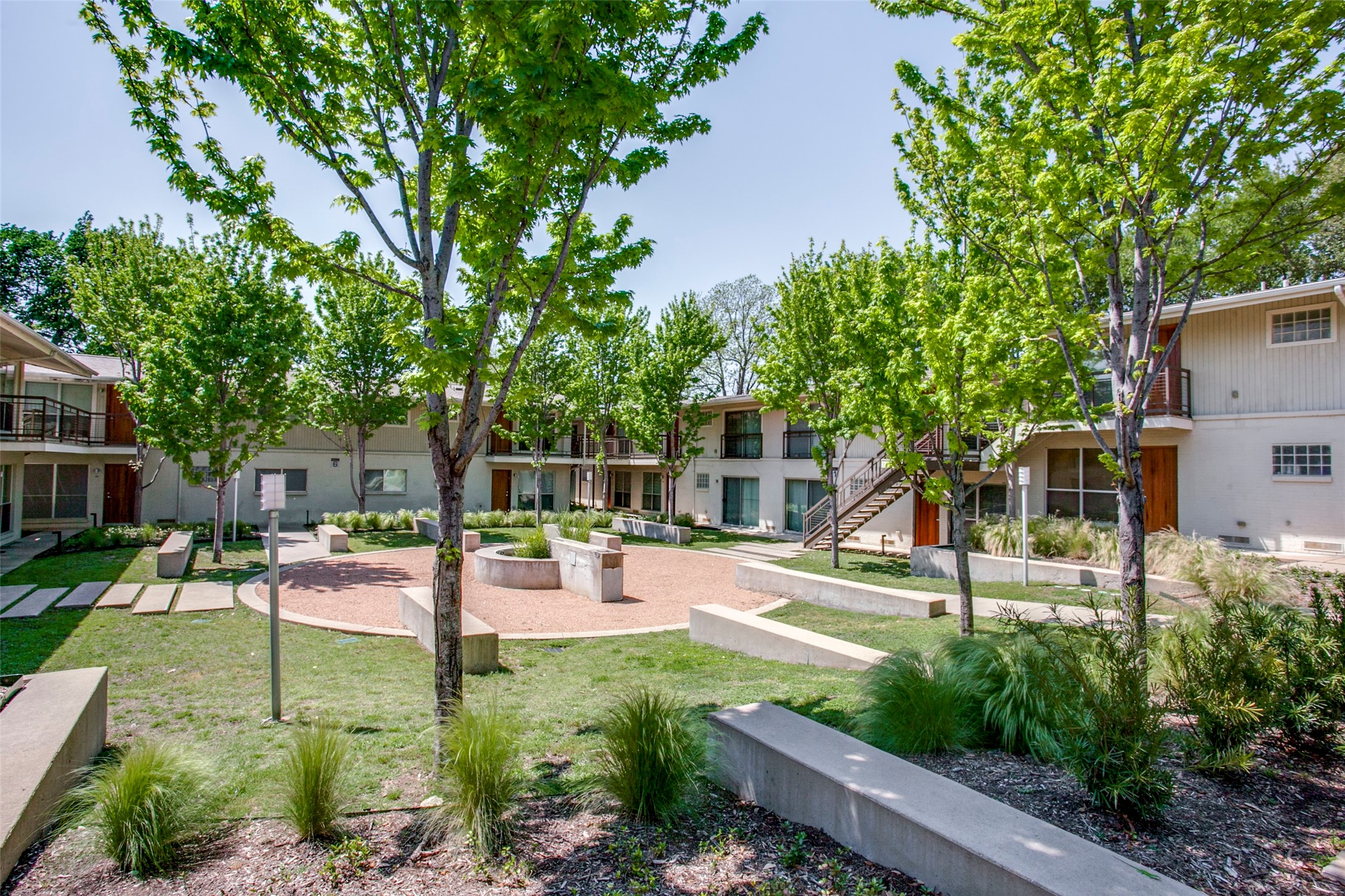 4616 W Lovers Lane 121