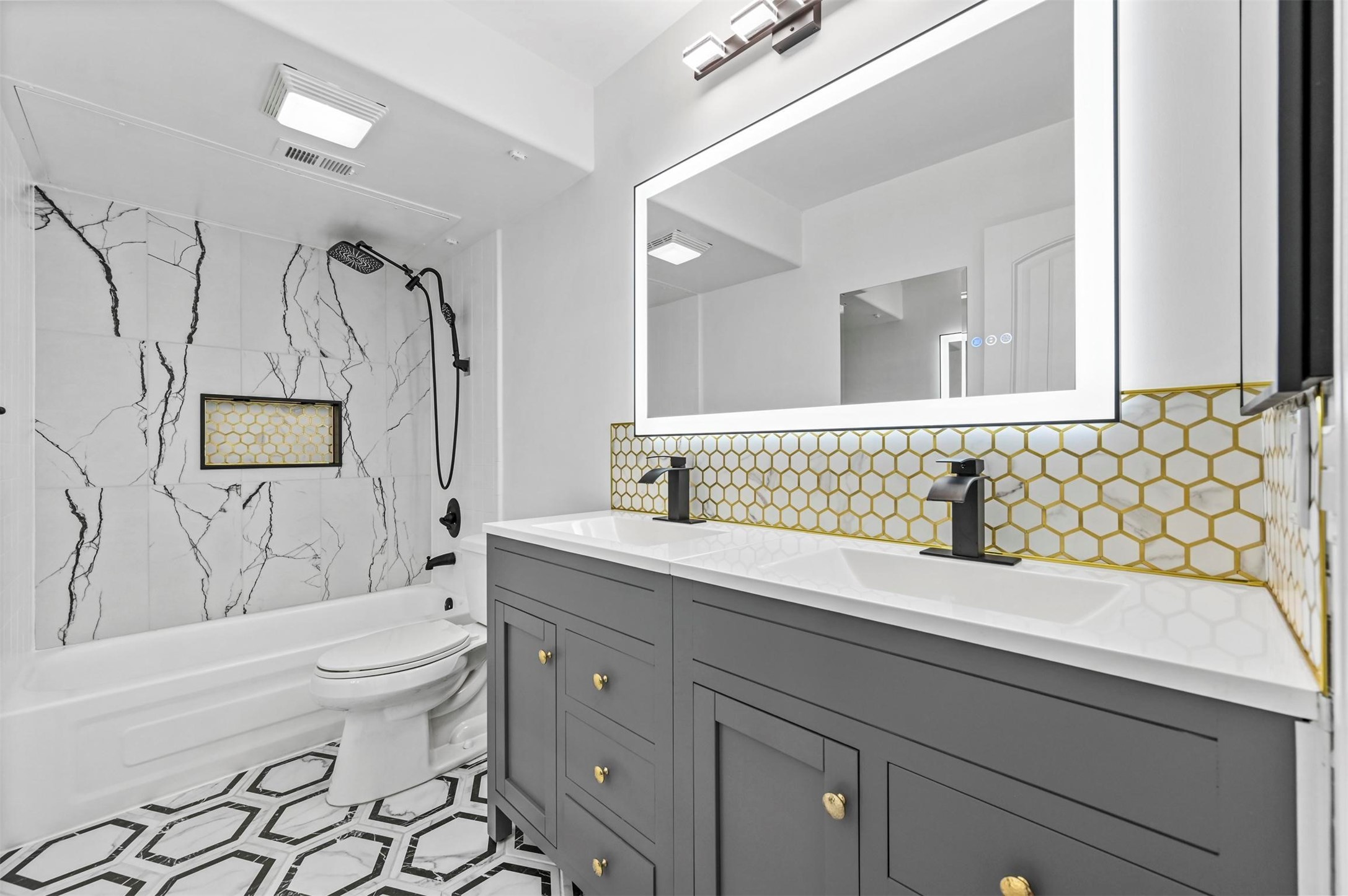 3949 Buena Vista Street E