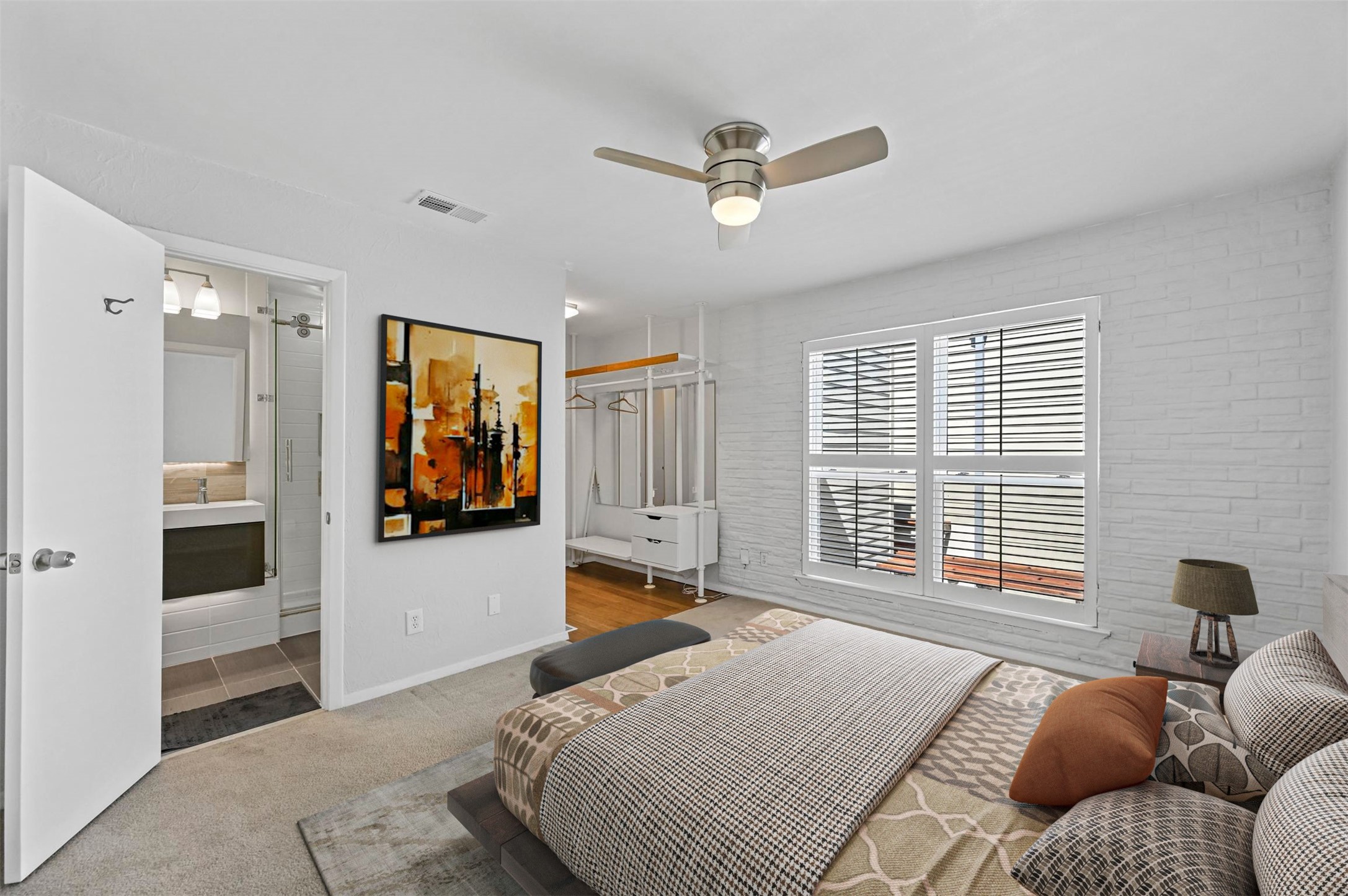 3949 Buena Vista Street E