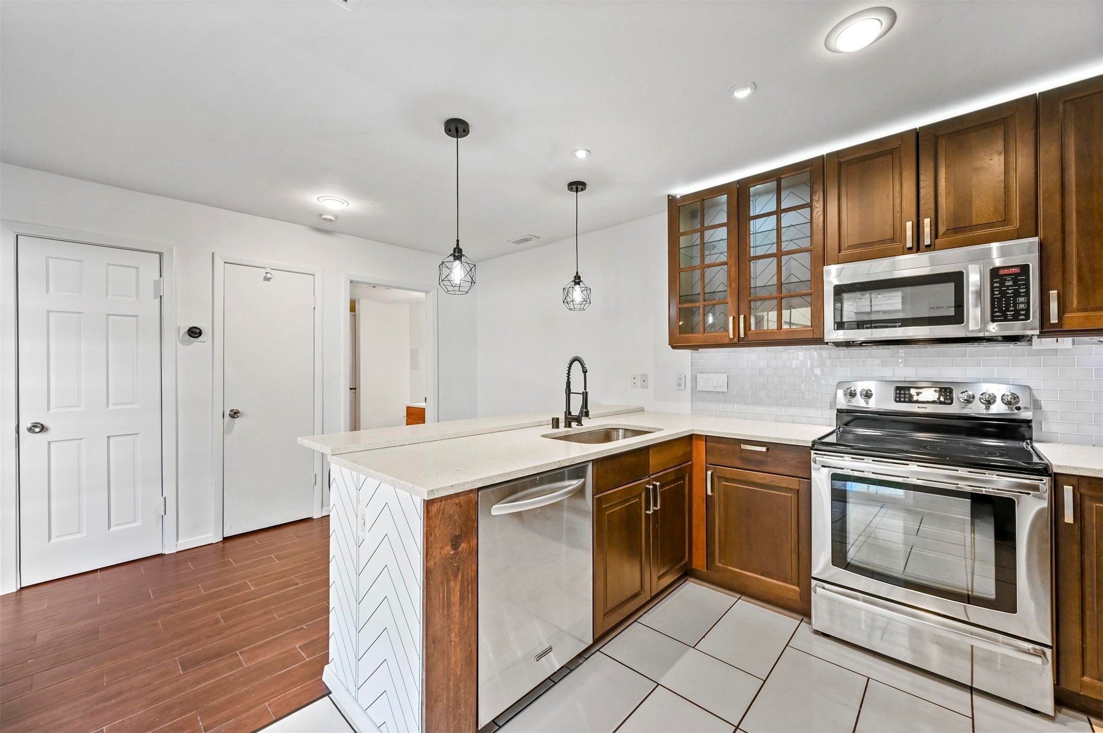 3949 Buena Vista Street E