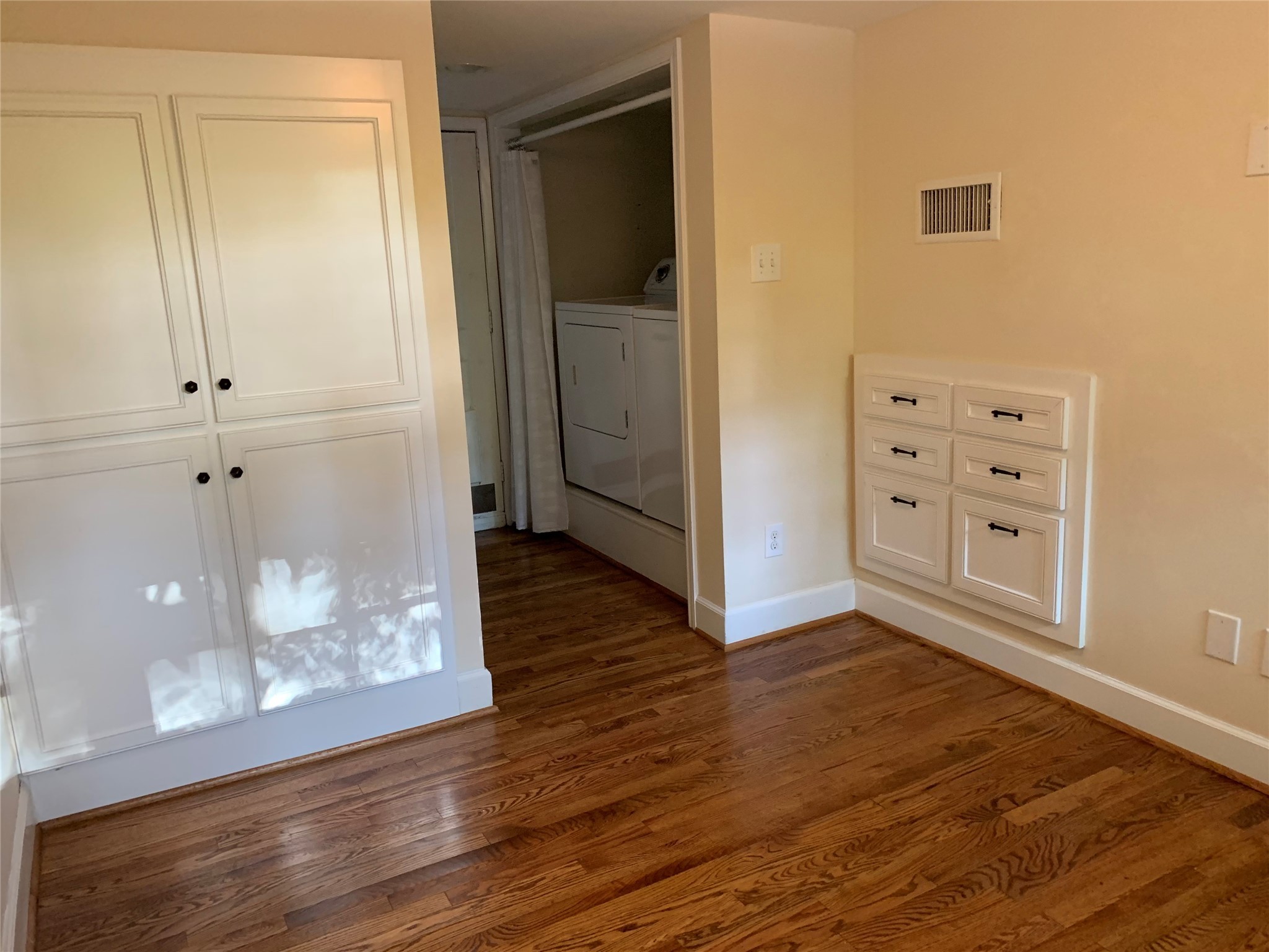 6803 San Mateo Boulevard