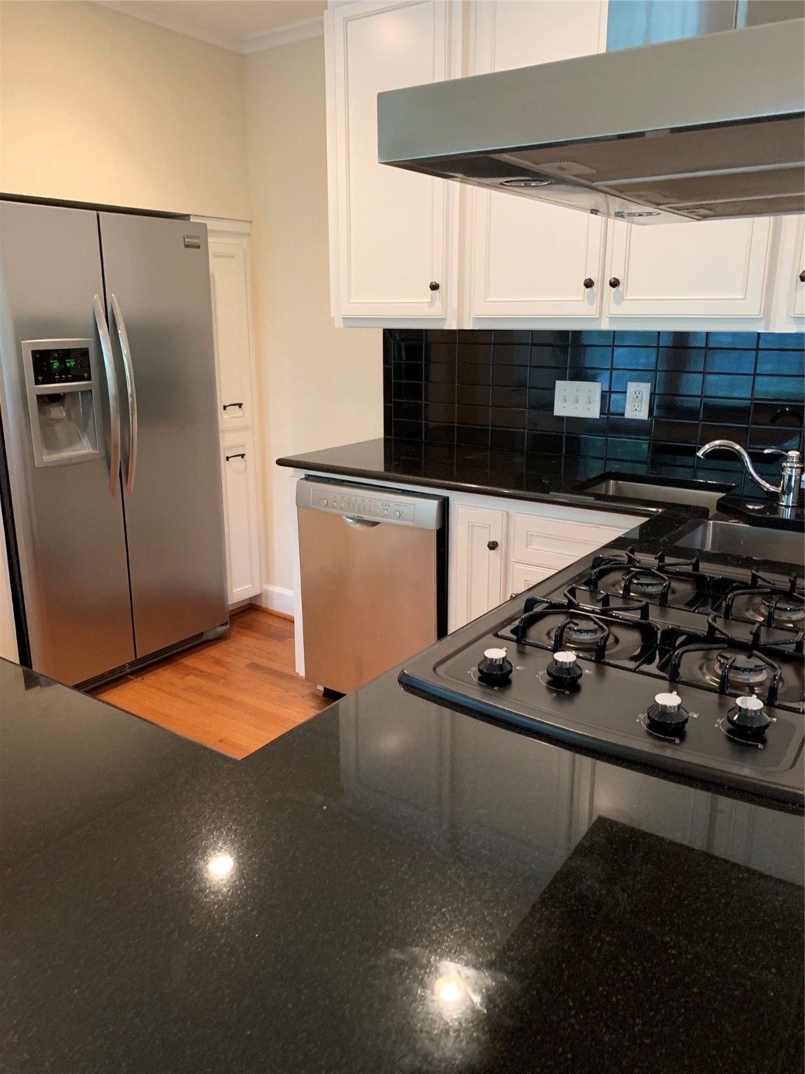 6803 San Mateo Boulevard