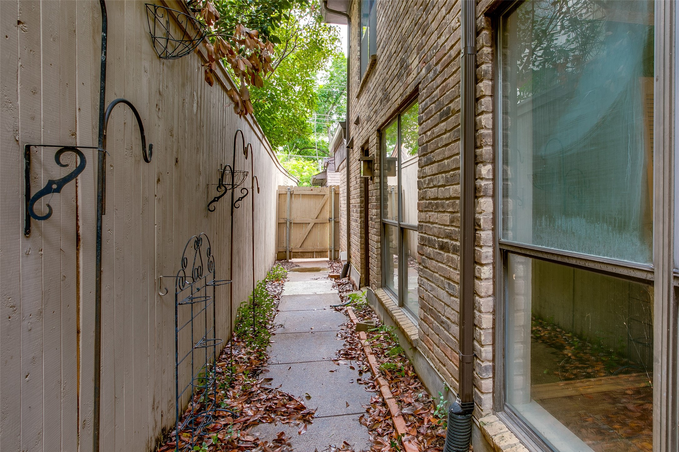 3433 Shenandoah Street