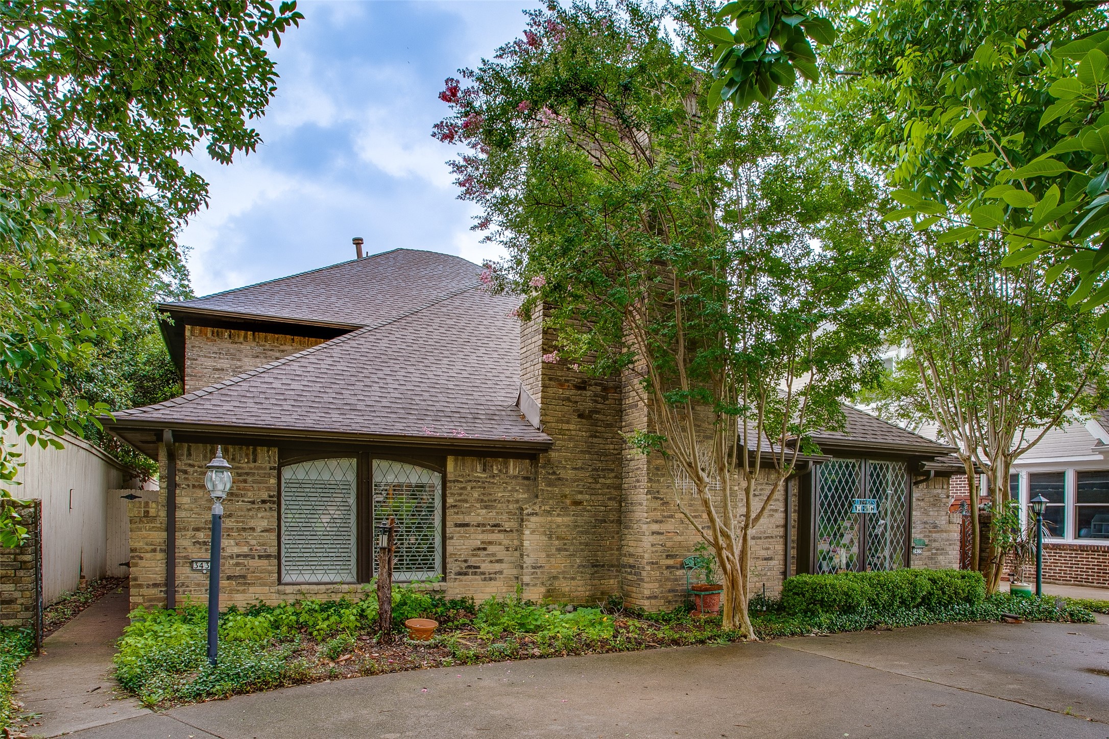 3433 Shenandoah Street