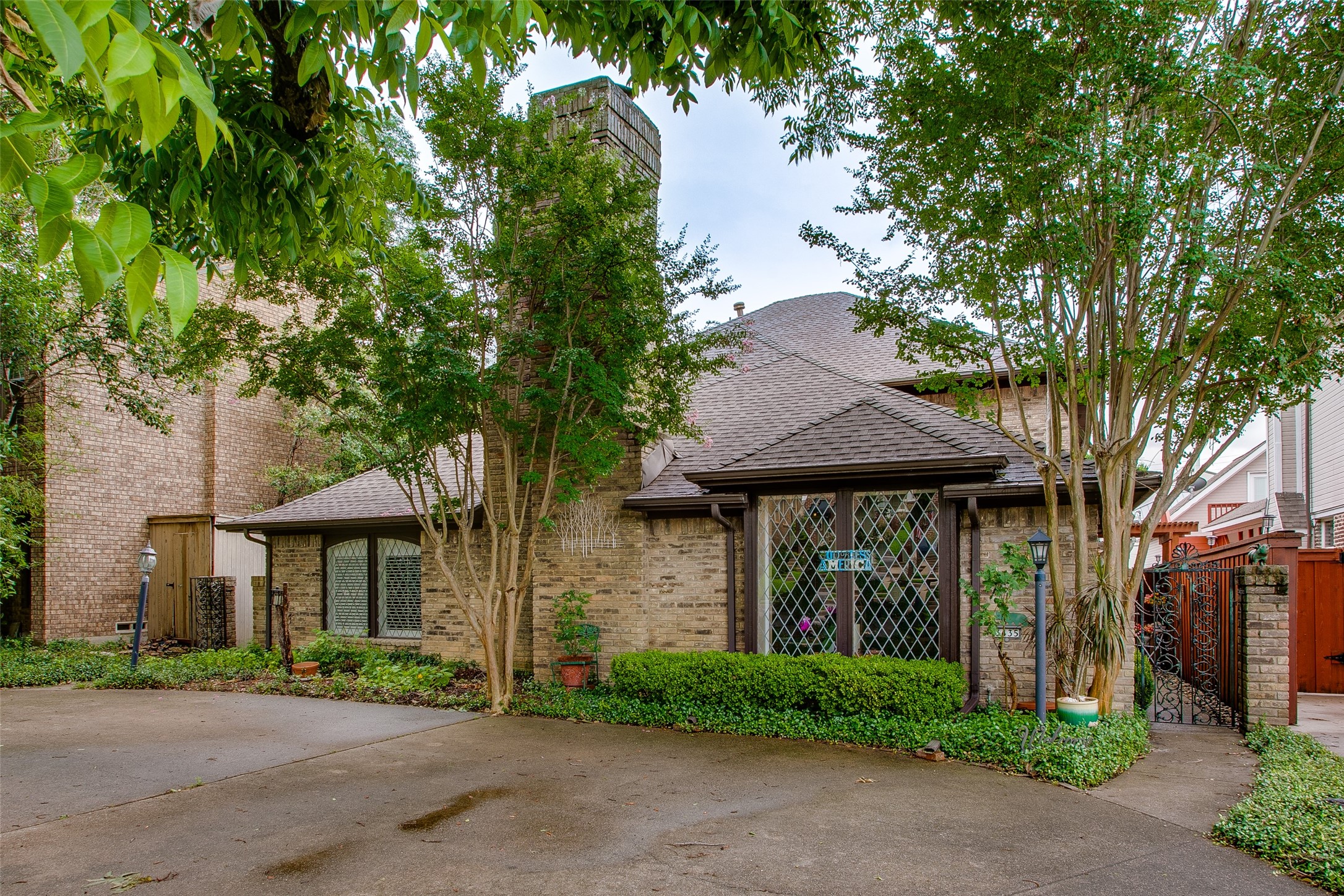 3433 Shenandoah Street