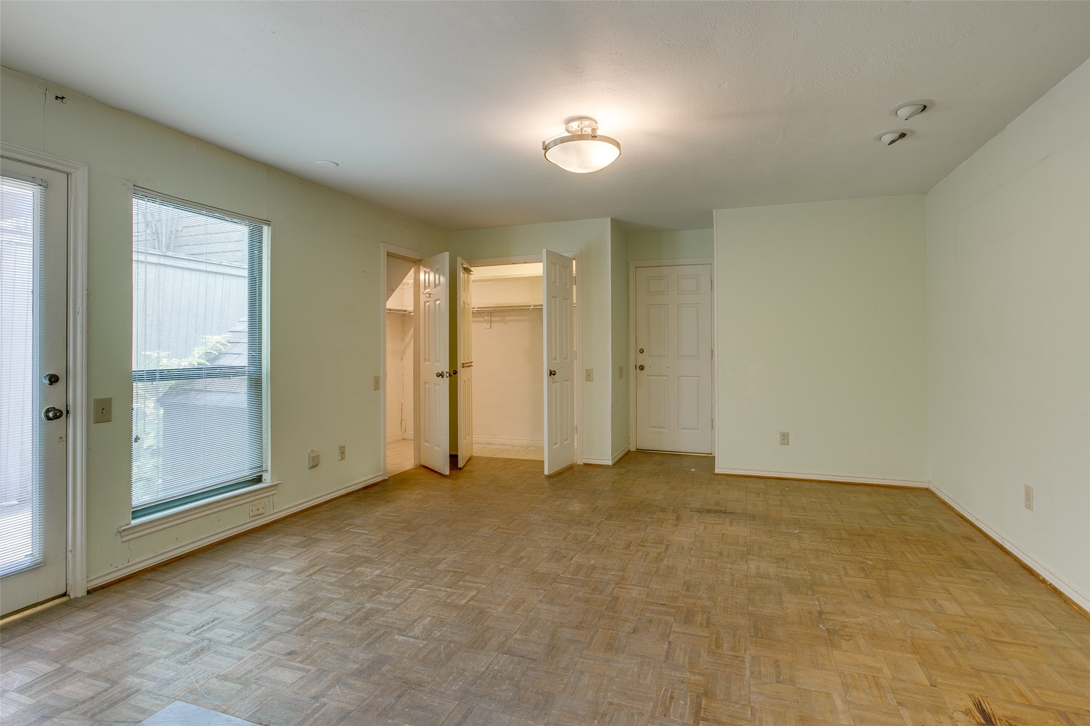 3433 Shenandoah Street
