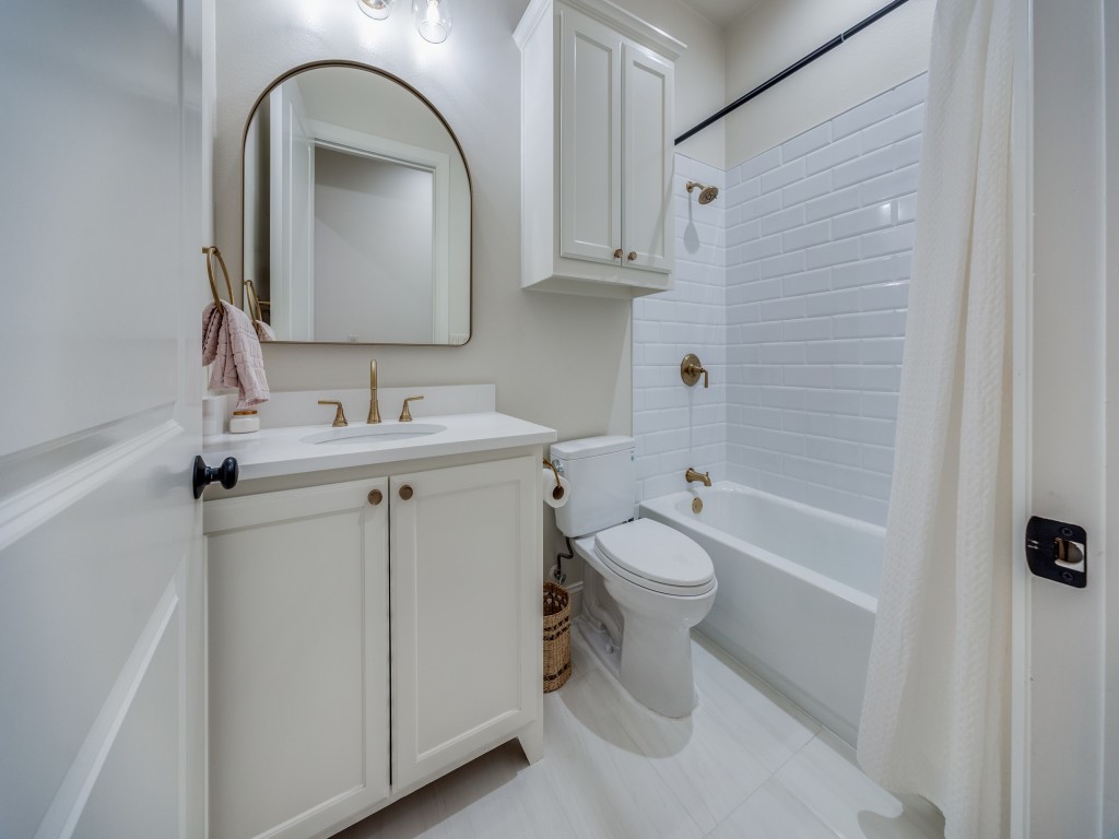 5808 Mccommas Boulevard A106