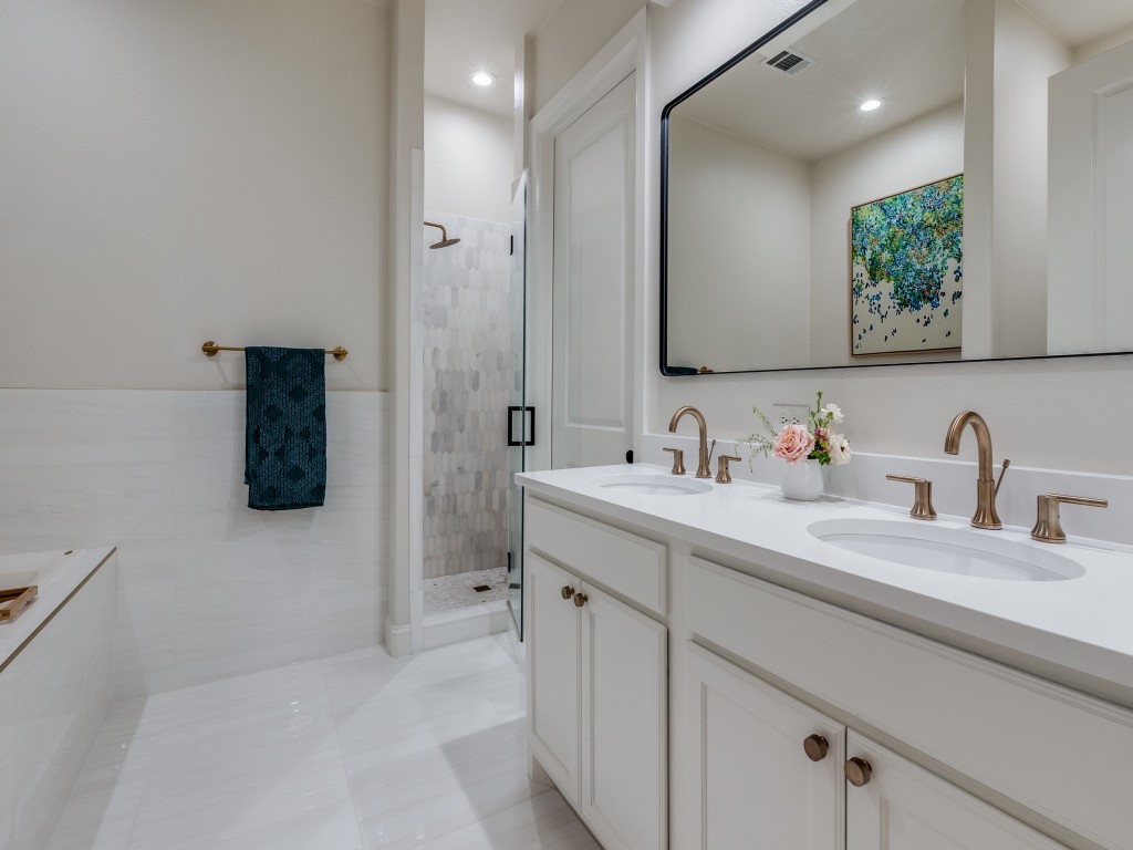 5808 Mccommas Boulevard A106