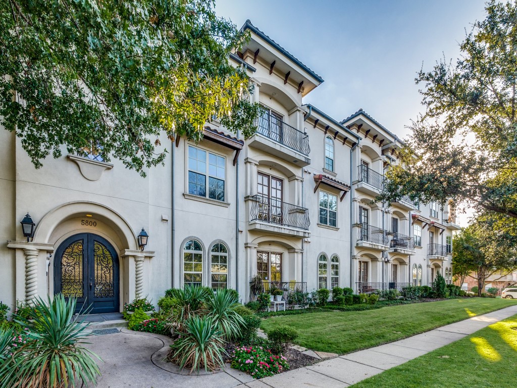 5808 Mccommas Boulevard A106