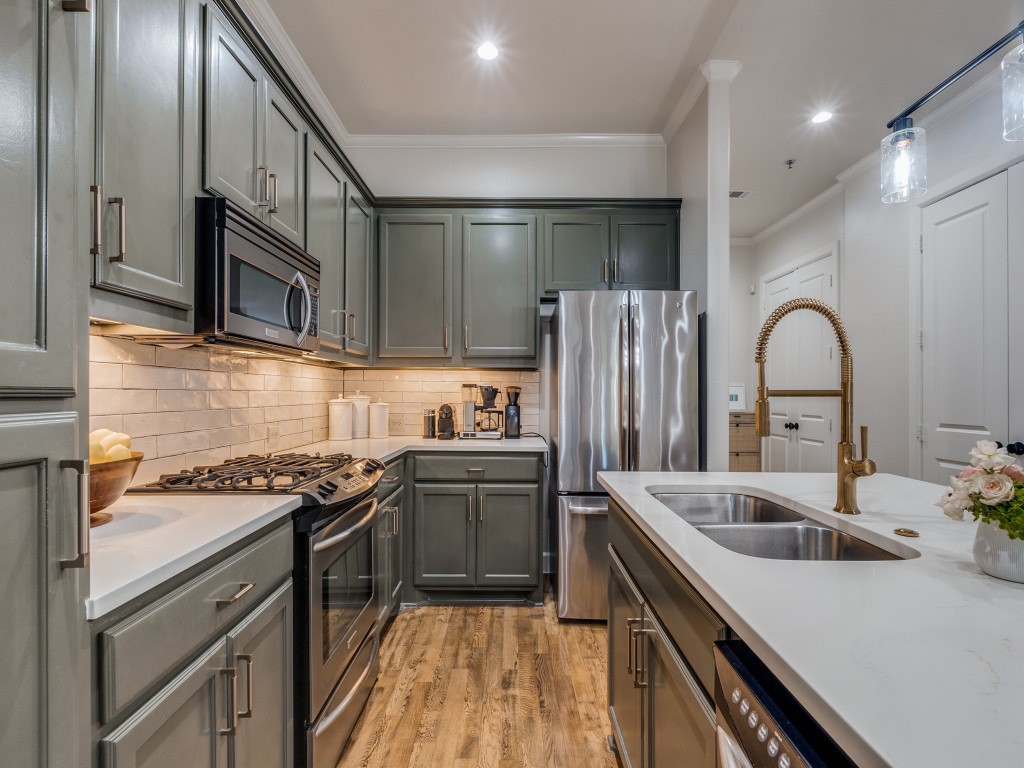 5808 Mccommas Boulevard A106
