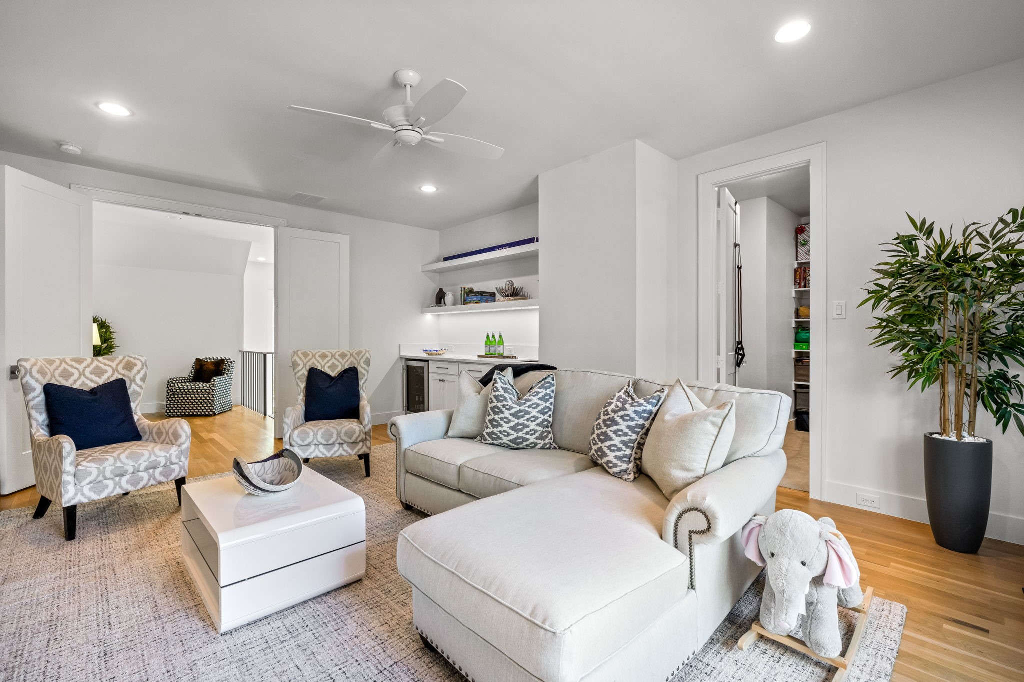 5639 W Amherst Avenue