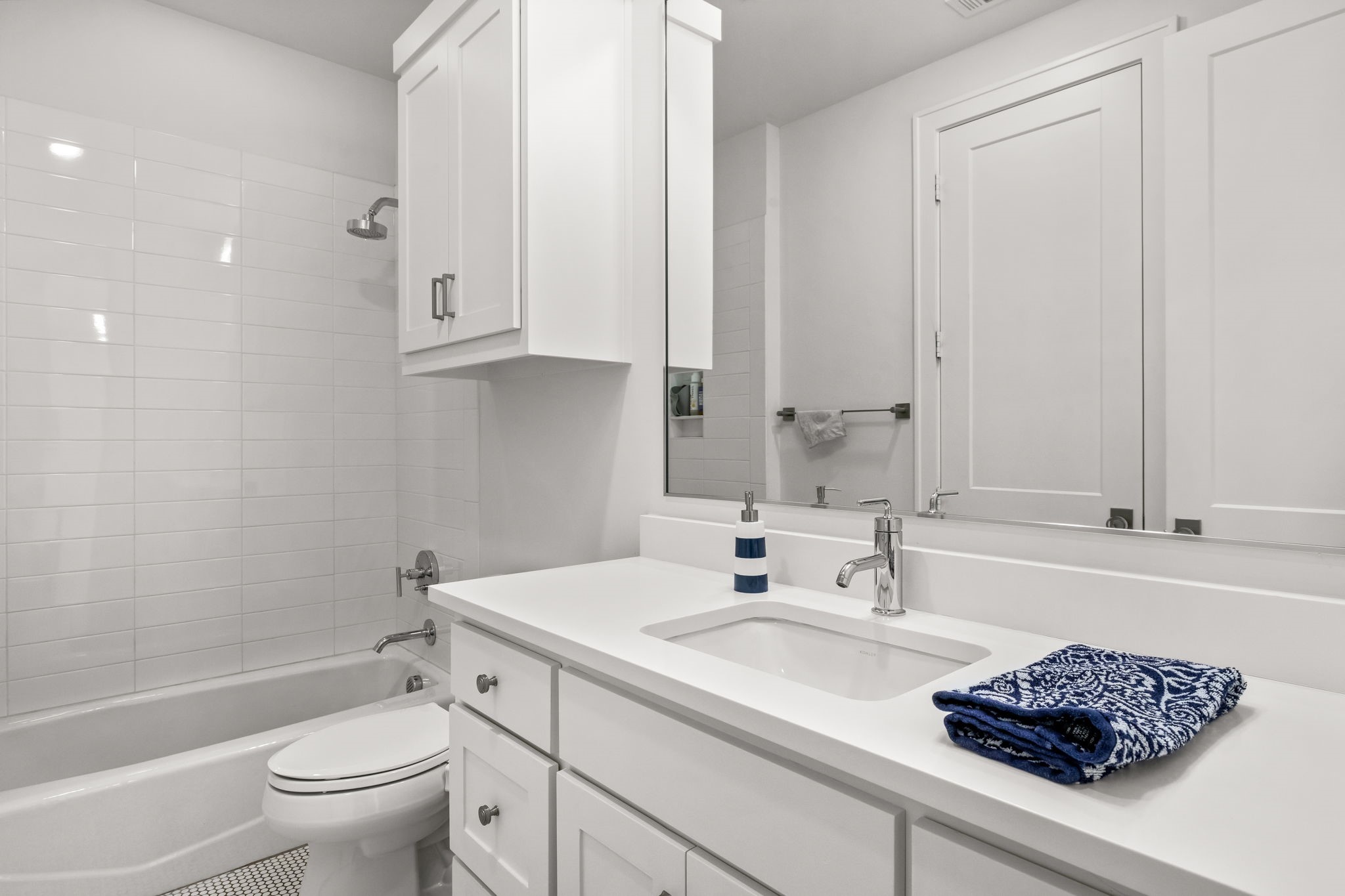 5639 W Amherst Avenue