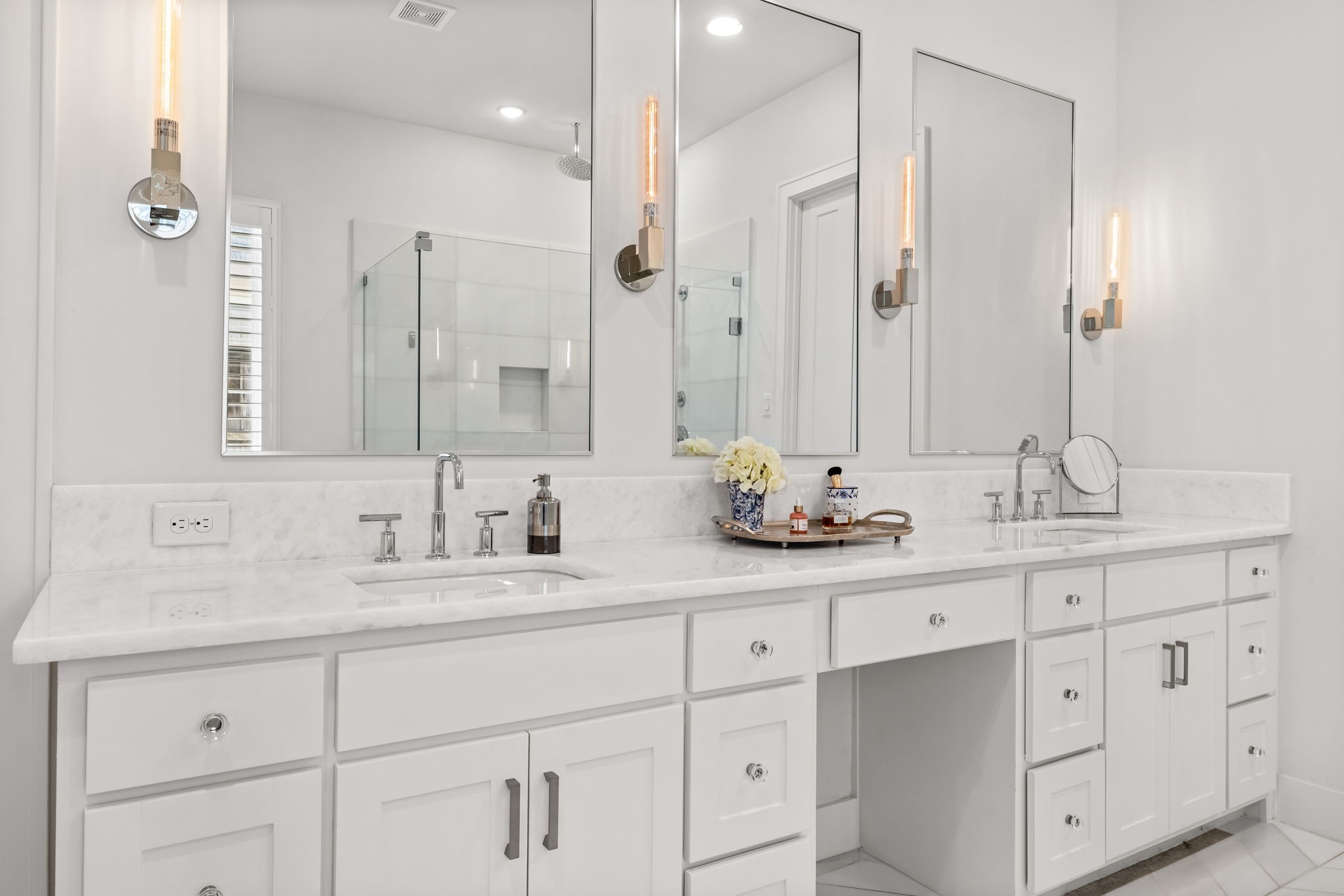 5639 W Amherst Avenue