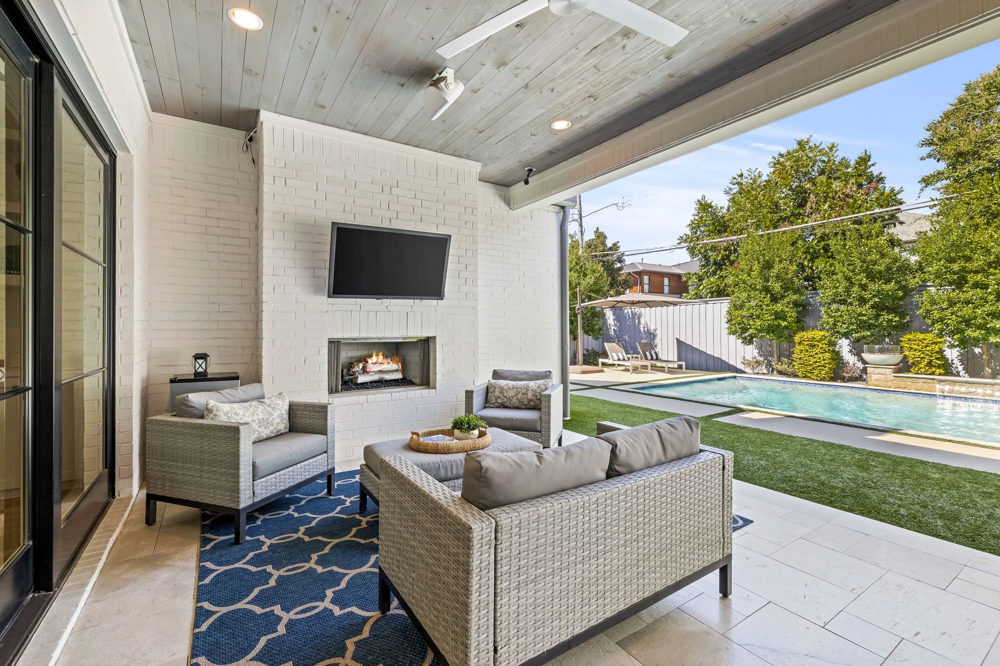 5639 W Amherst Avenue