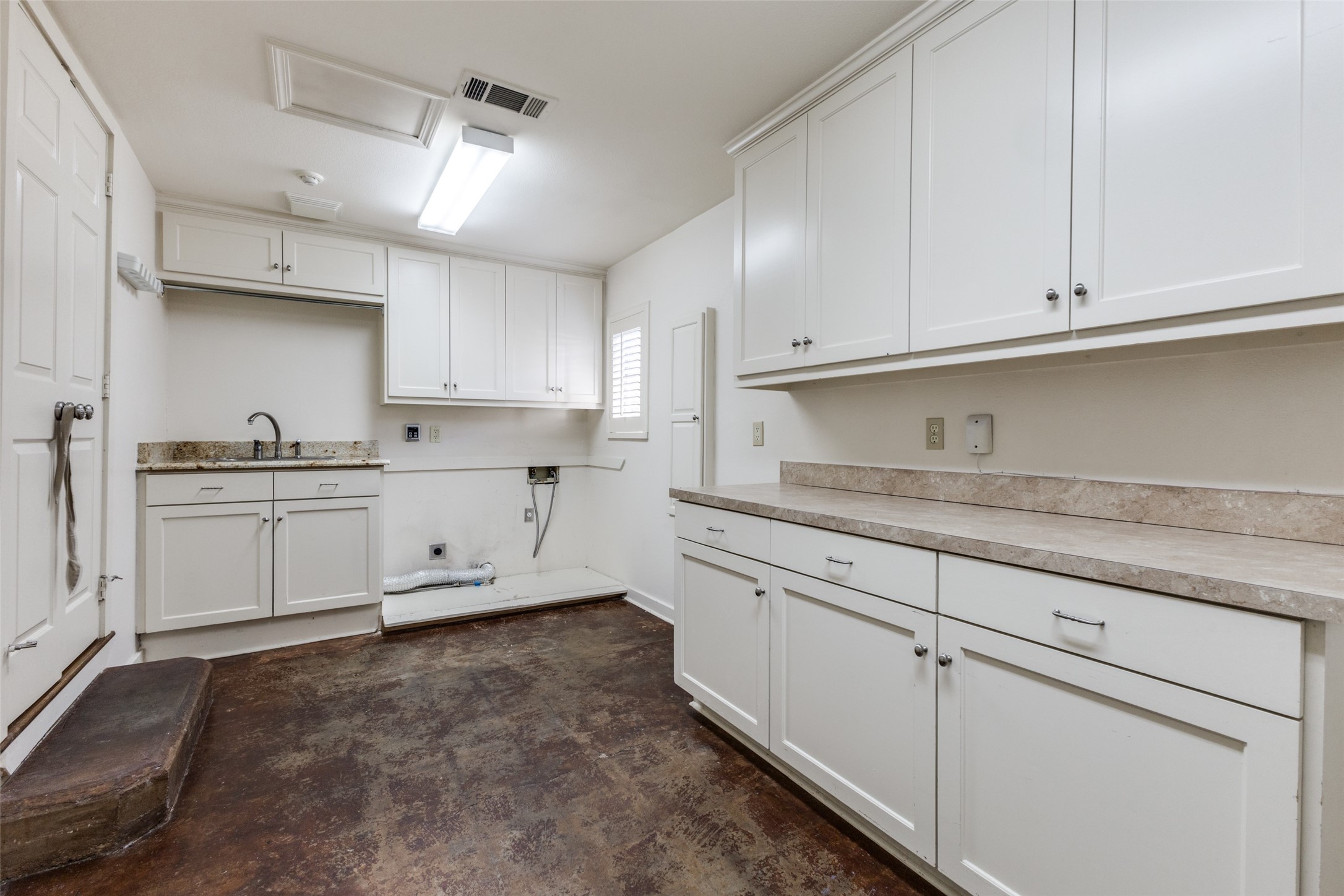 3224 Villanova Street