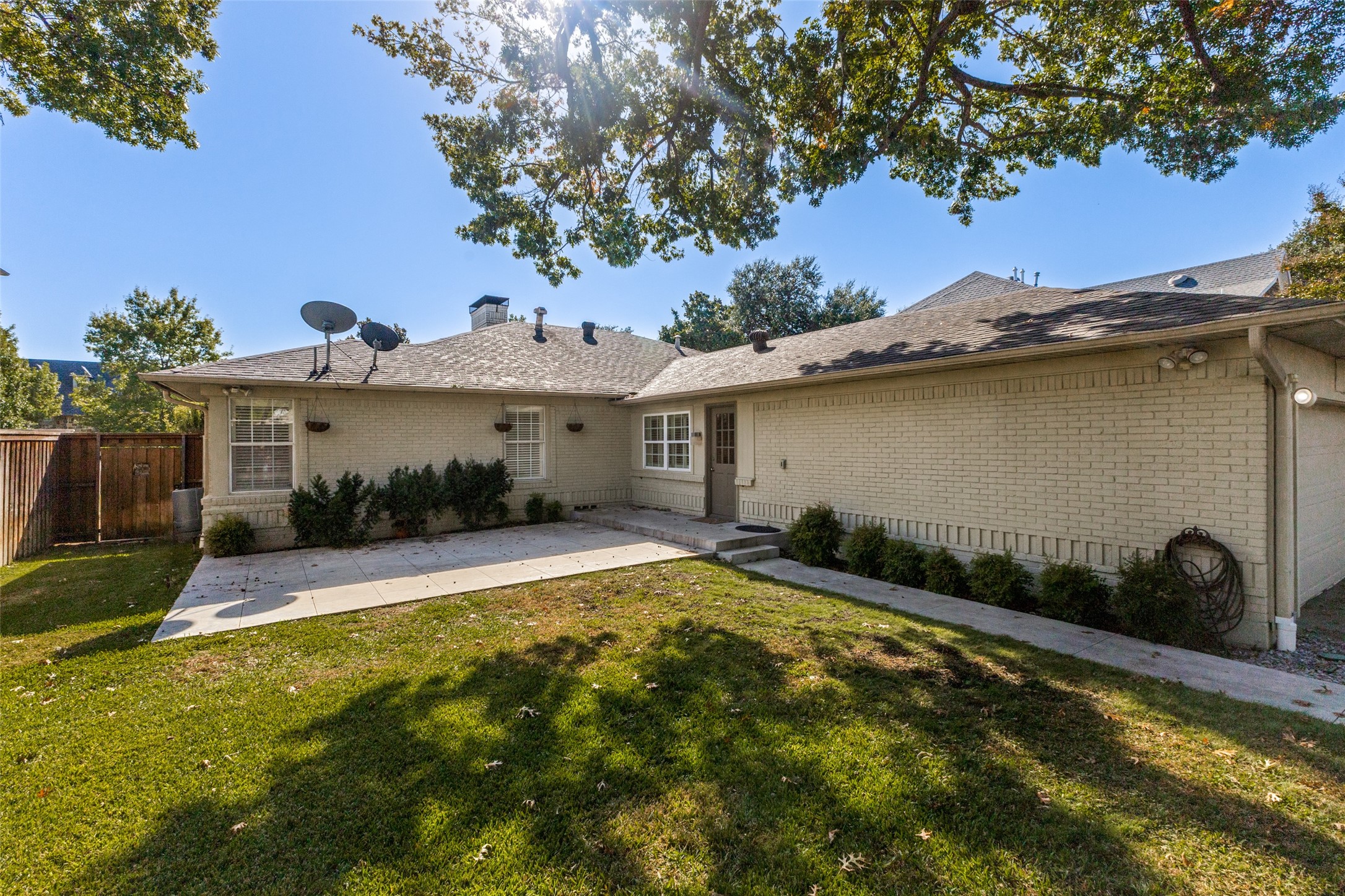 3224 Villanova Street