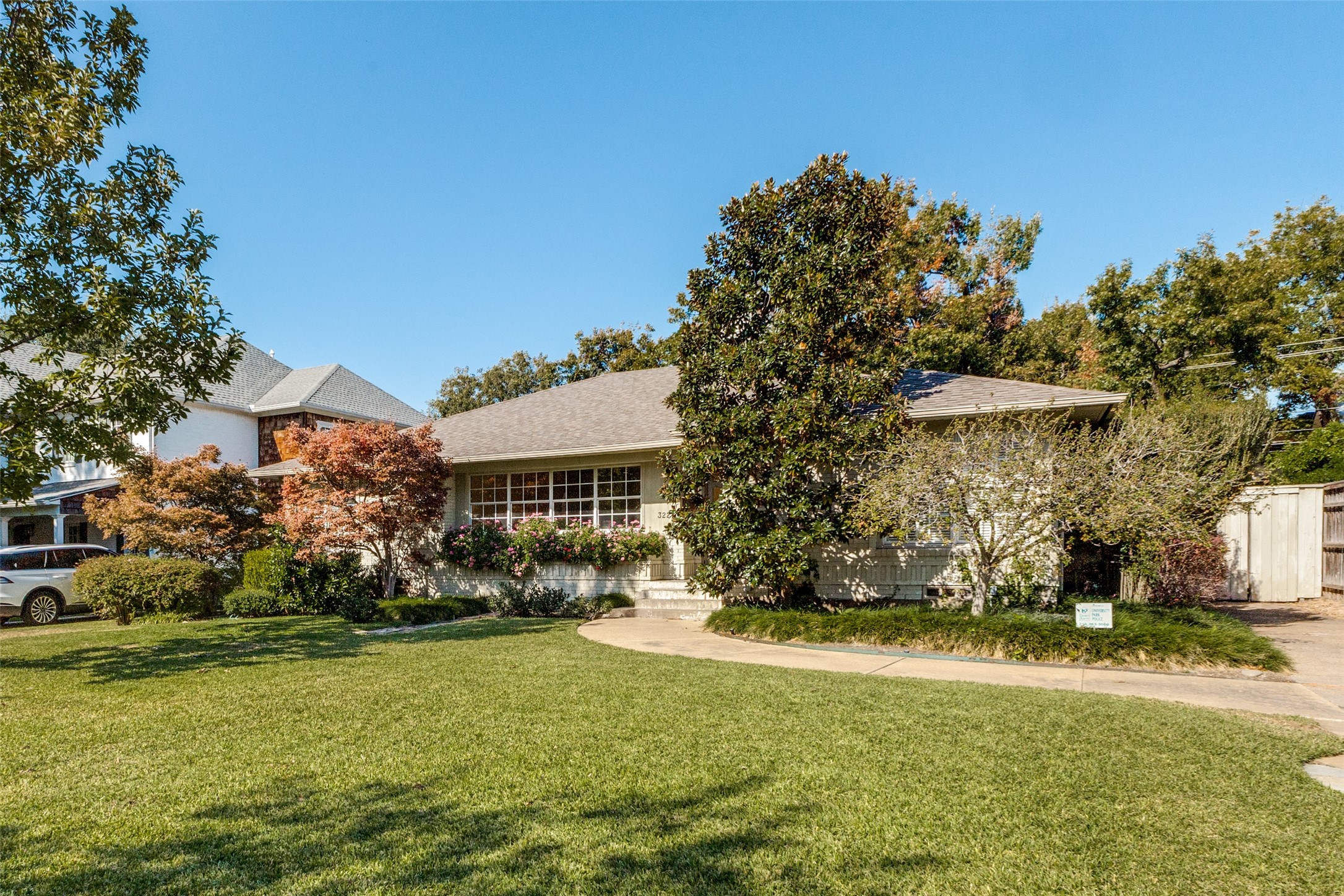 3224 Villanova Street