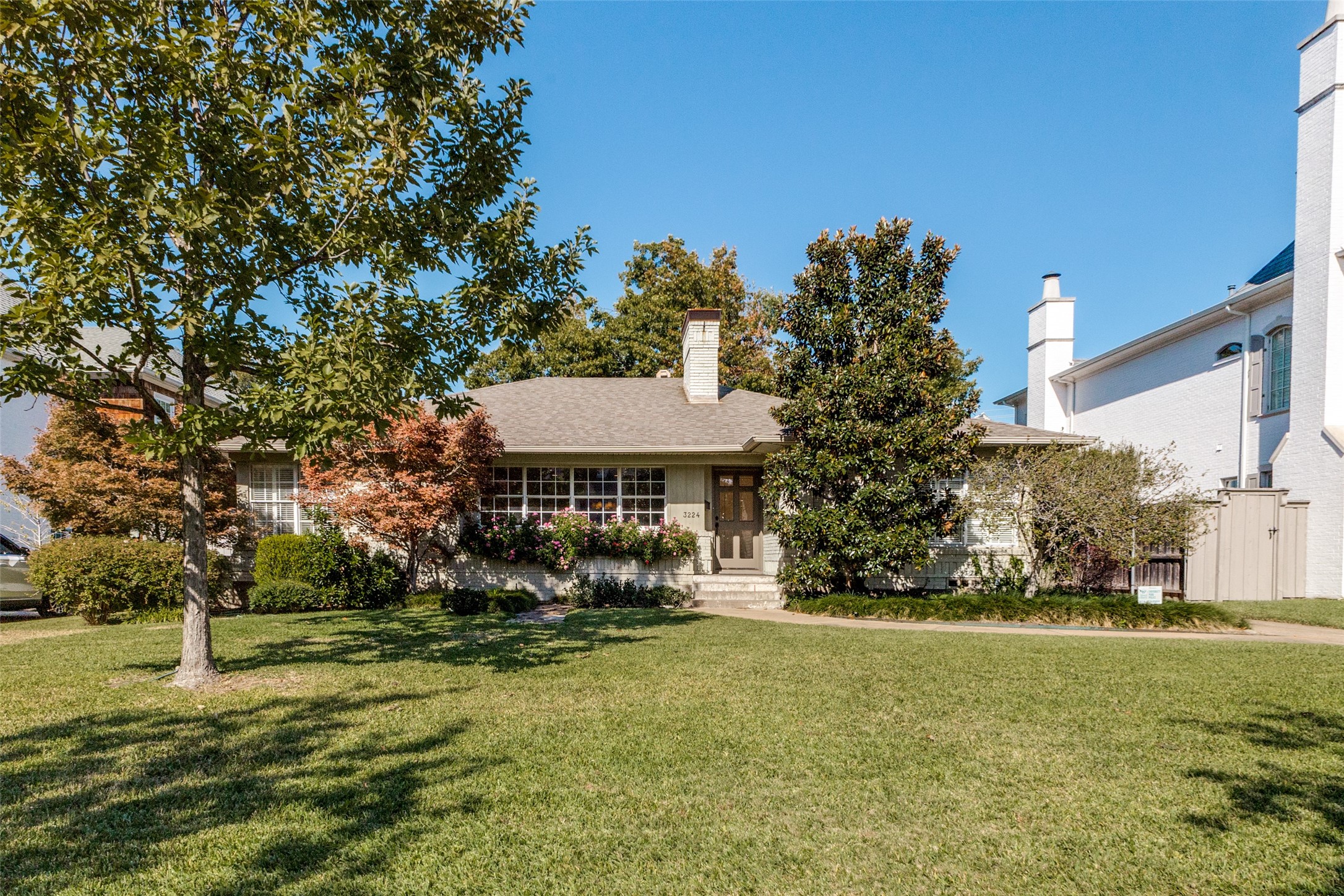 3224 Villanova Street