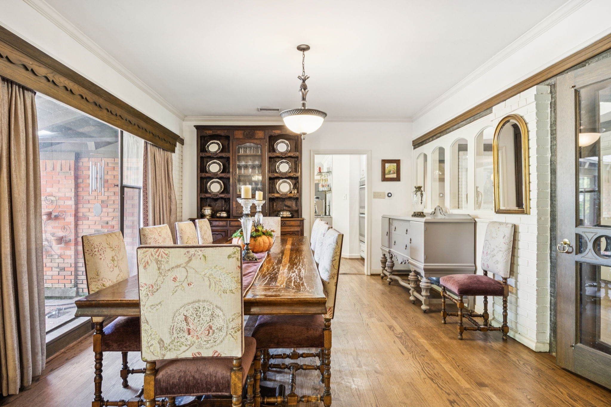 4549 Walnut Hill Lane